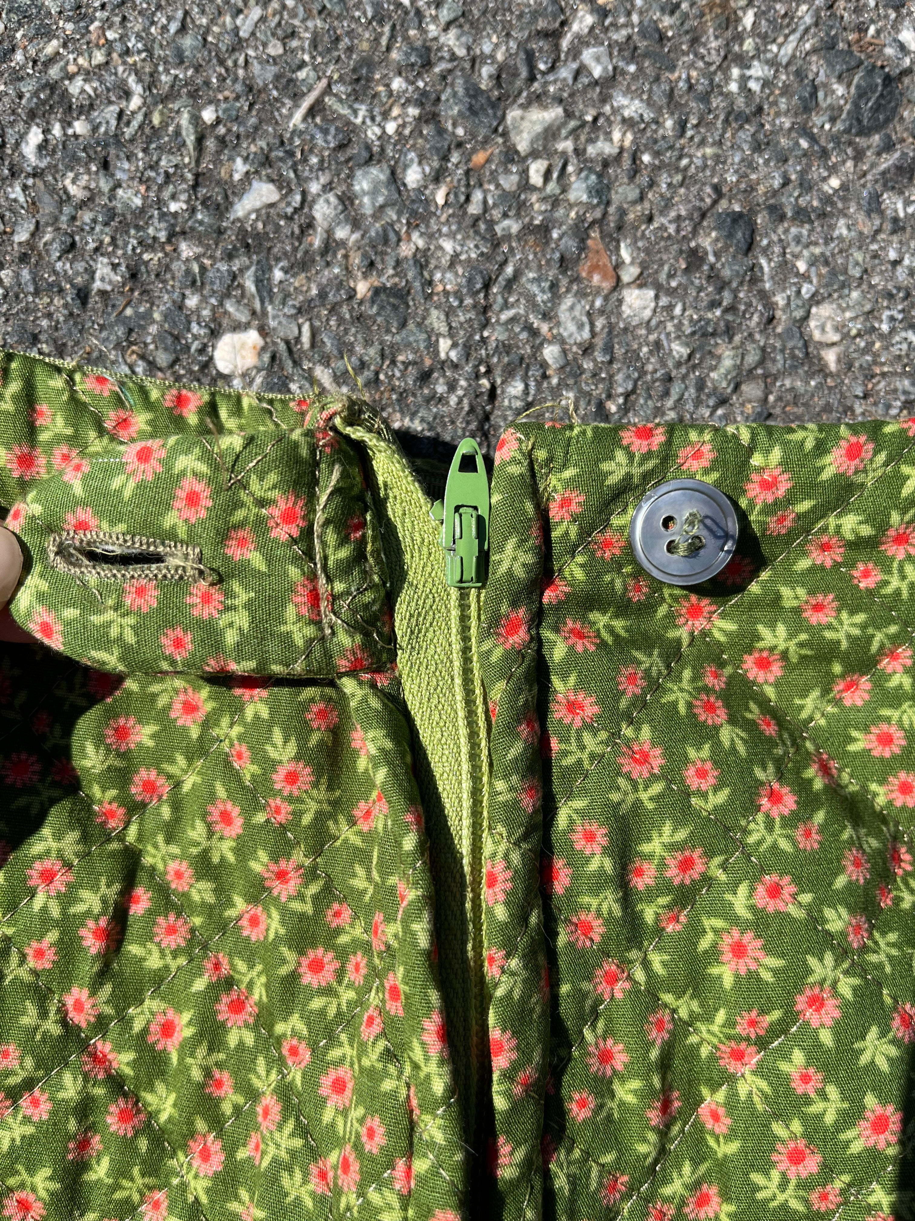 60s Green Floral Quilted Mod Mini Skirt By The Villager - Image 6
