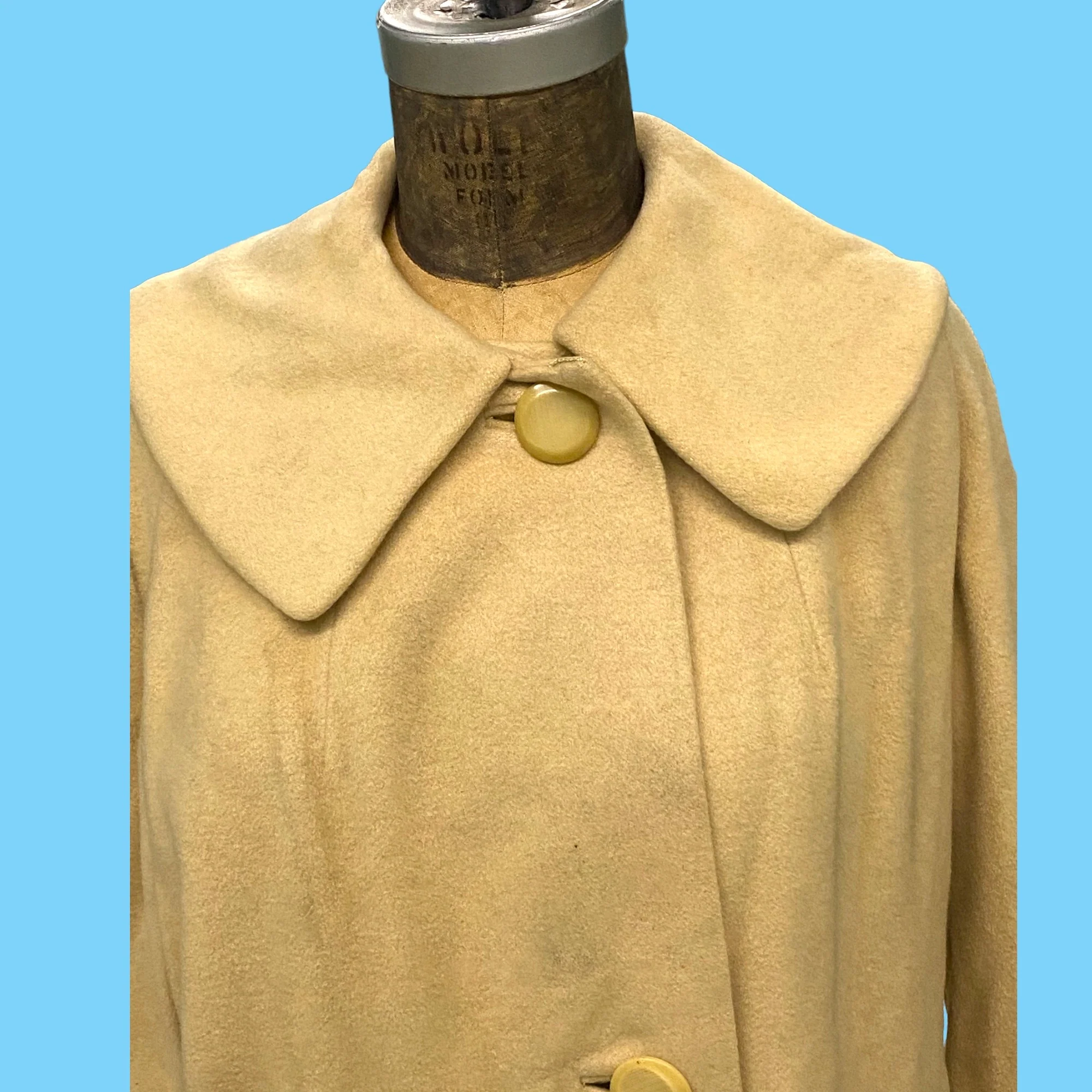 60s Hand Tailored Cashmere Tan Coat Large Retro Collar By Chinese Cashmere - Image 4
