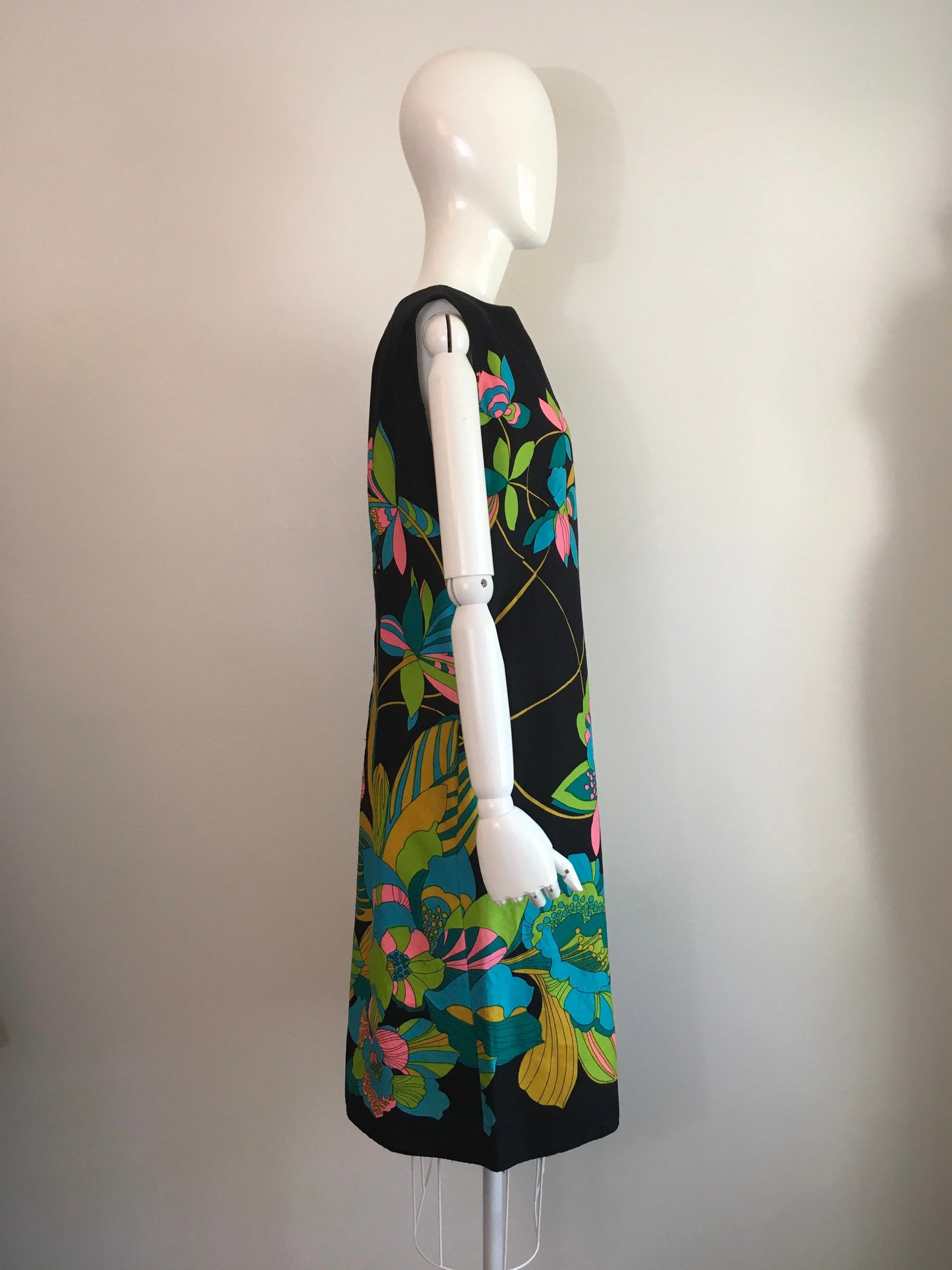 60's Hawaiian Floral Border Print Shift Dress by Alice Polynesian Fashions - Image 3