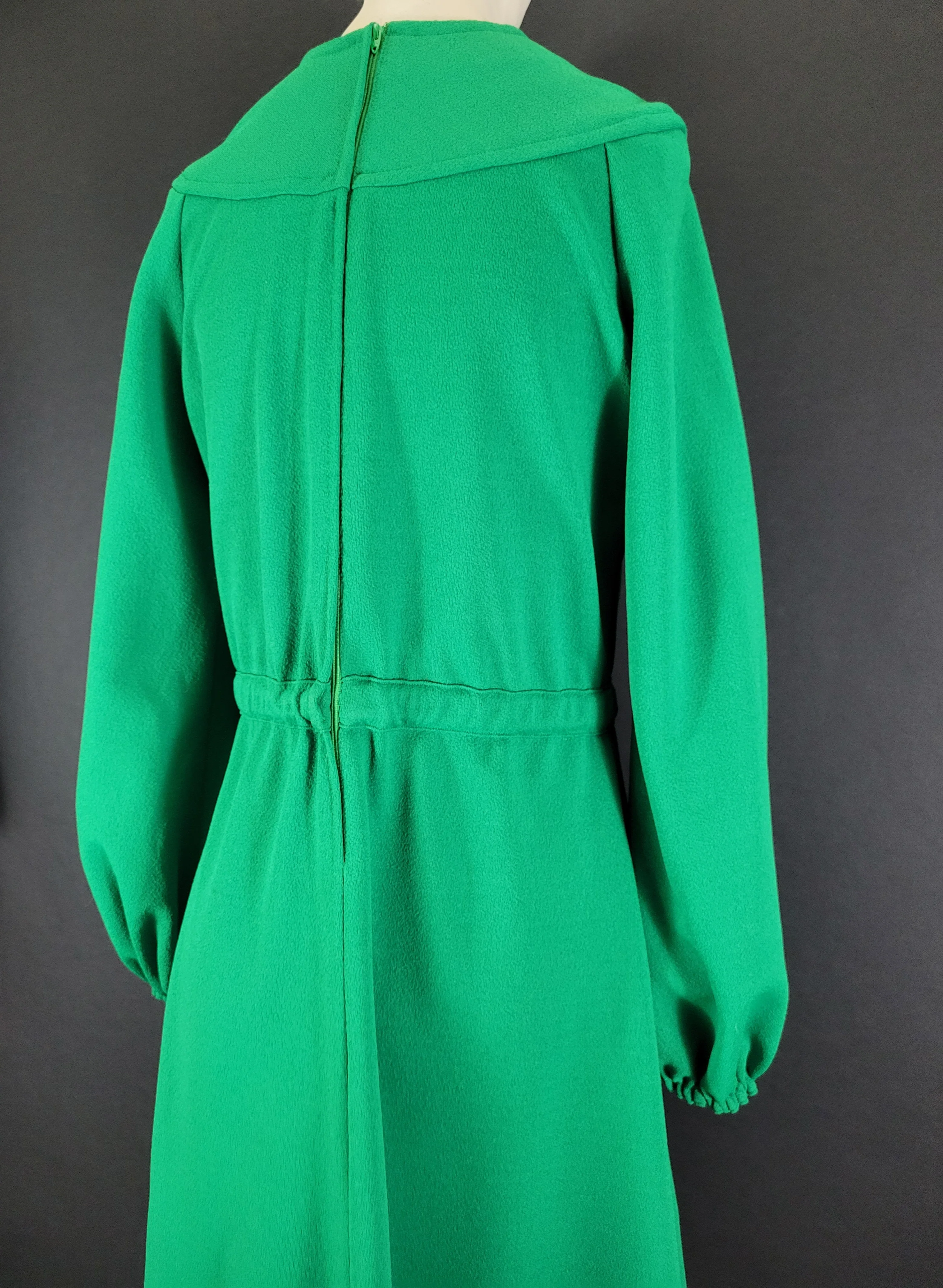 60s Kelly Green Long Sleeve Tie Waist Dress - Image 12