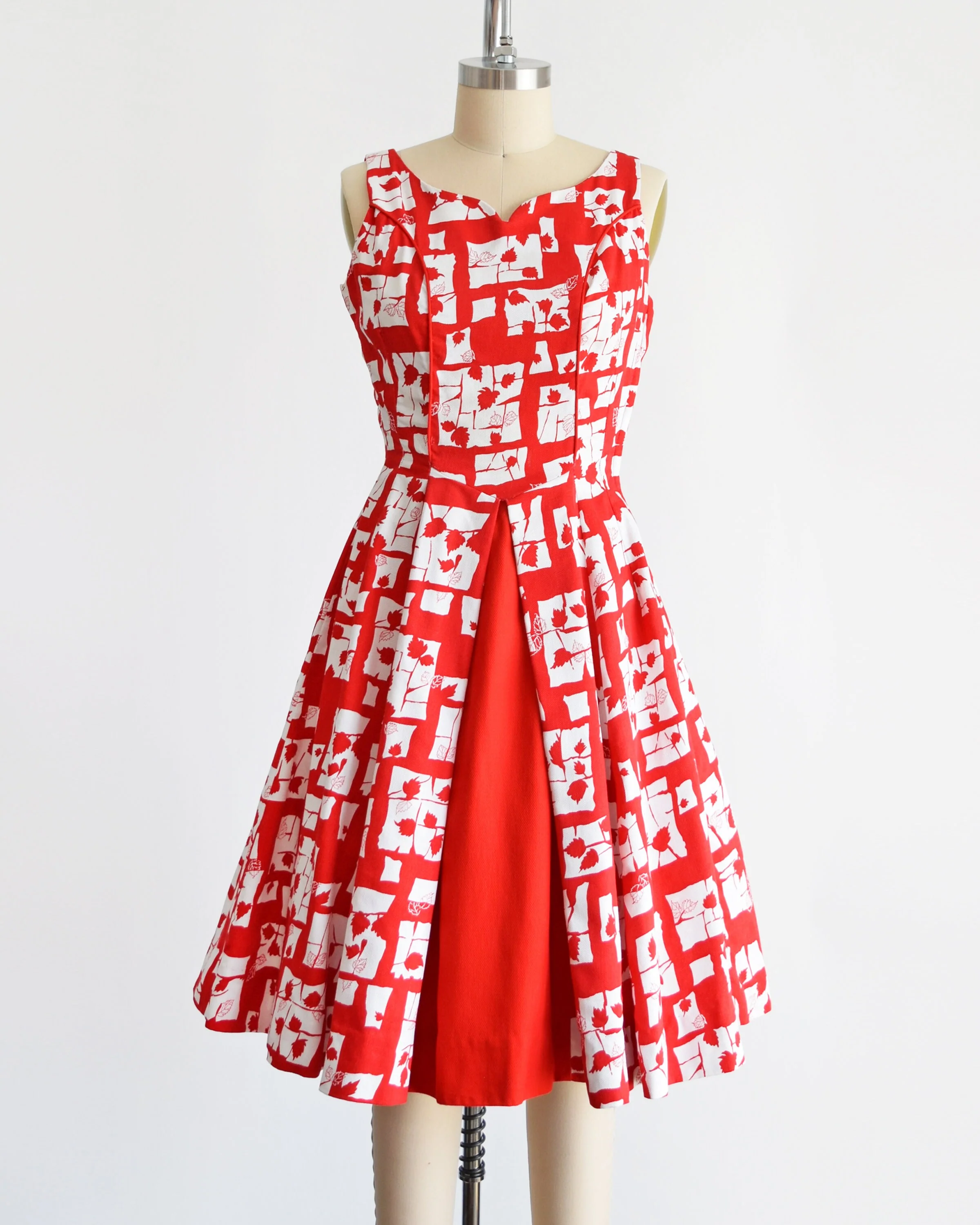 60s Leaf Print Dress Vintage 60s Dress, Red and White Cotton Piqué Bobbie Brooks Dress, Small - Image 3