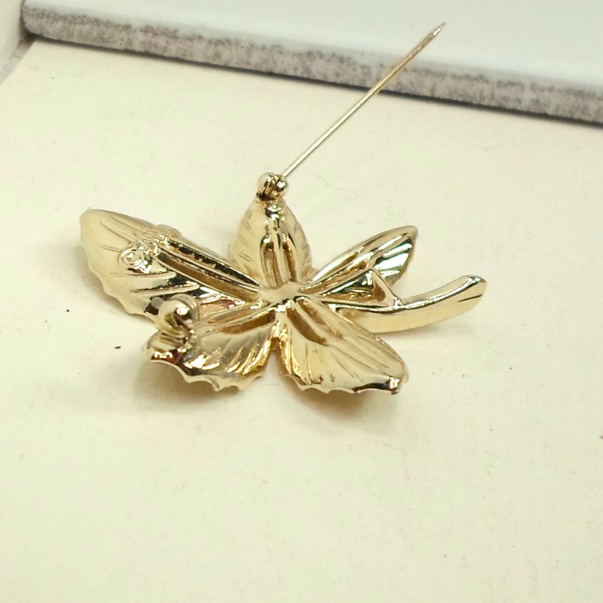 60s Leafy Brooch Ivy Goldtone Pin Sarahcov By Sarah Coventry - Image 4
