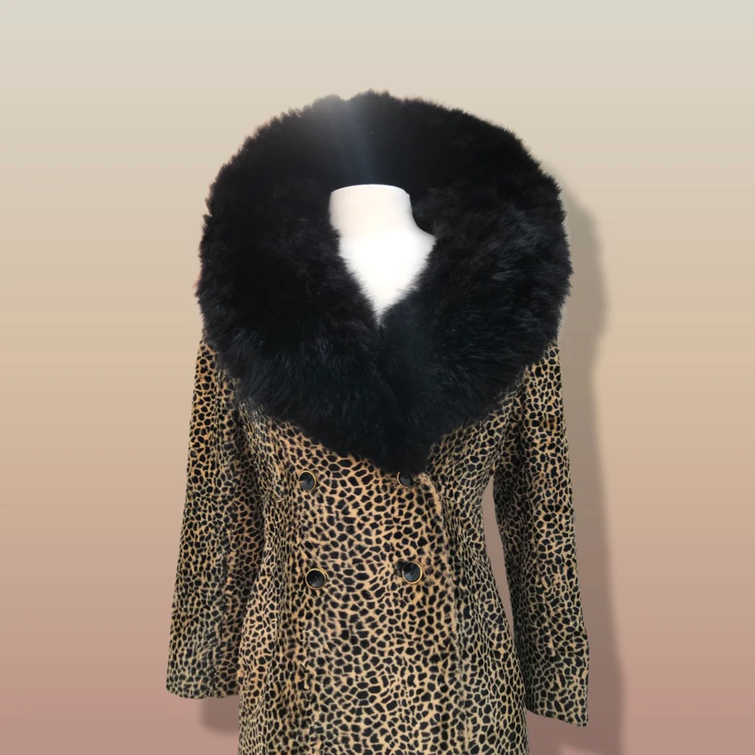 60s  Leopard Spotted Cat Print by Lord and Taylor's - Image 3