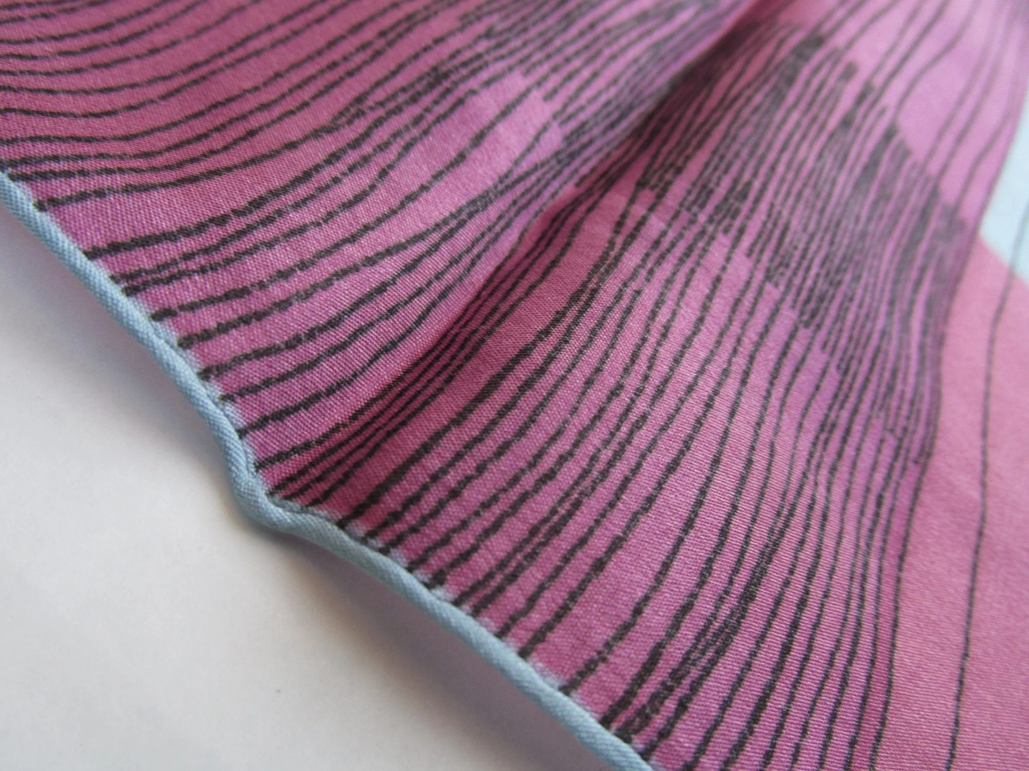 60s Man's Silk Pocket Square Hand Rolled Made In Japan by Vera - Image 4