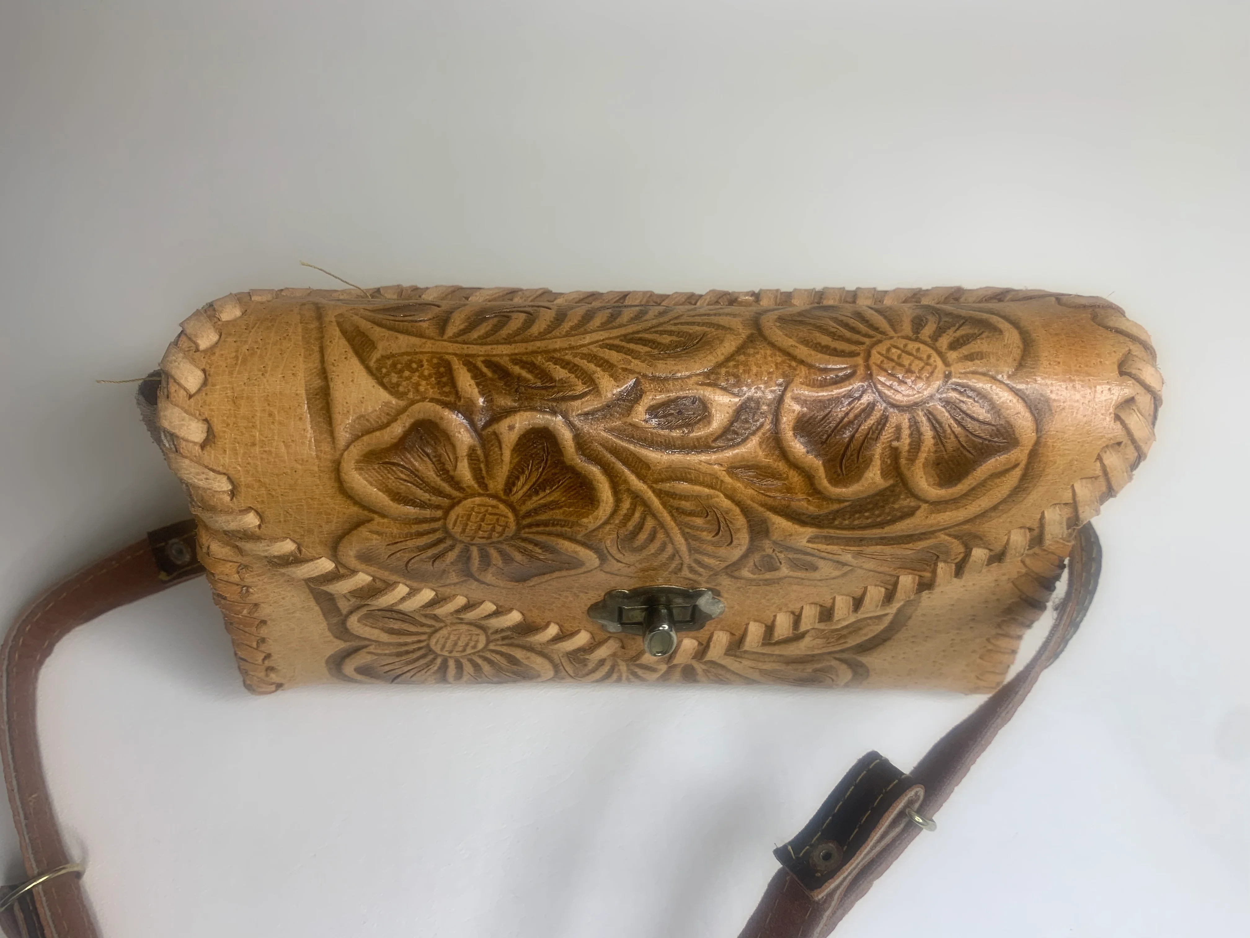 60s Mexican Made Tooled Leather Shoulder Bag - Image 6