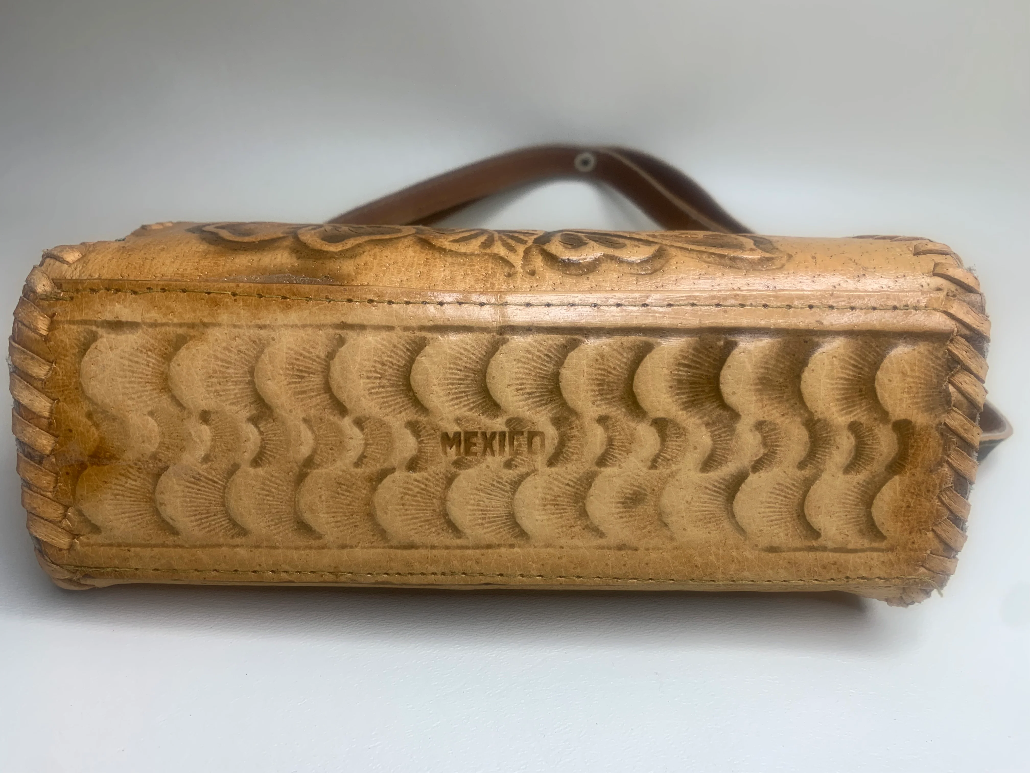60s Mexican Made Tooled Leather Shoulder Bag - Image 7