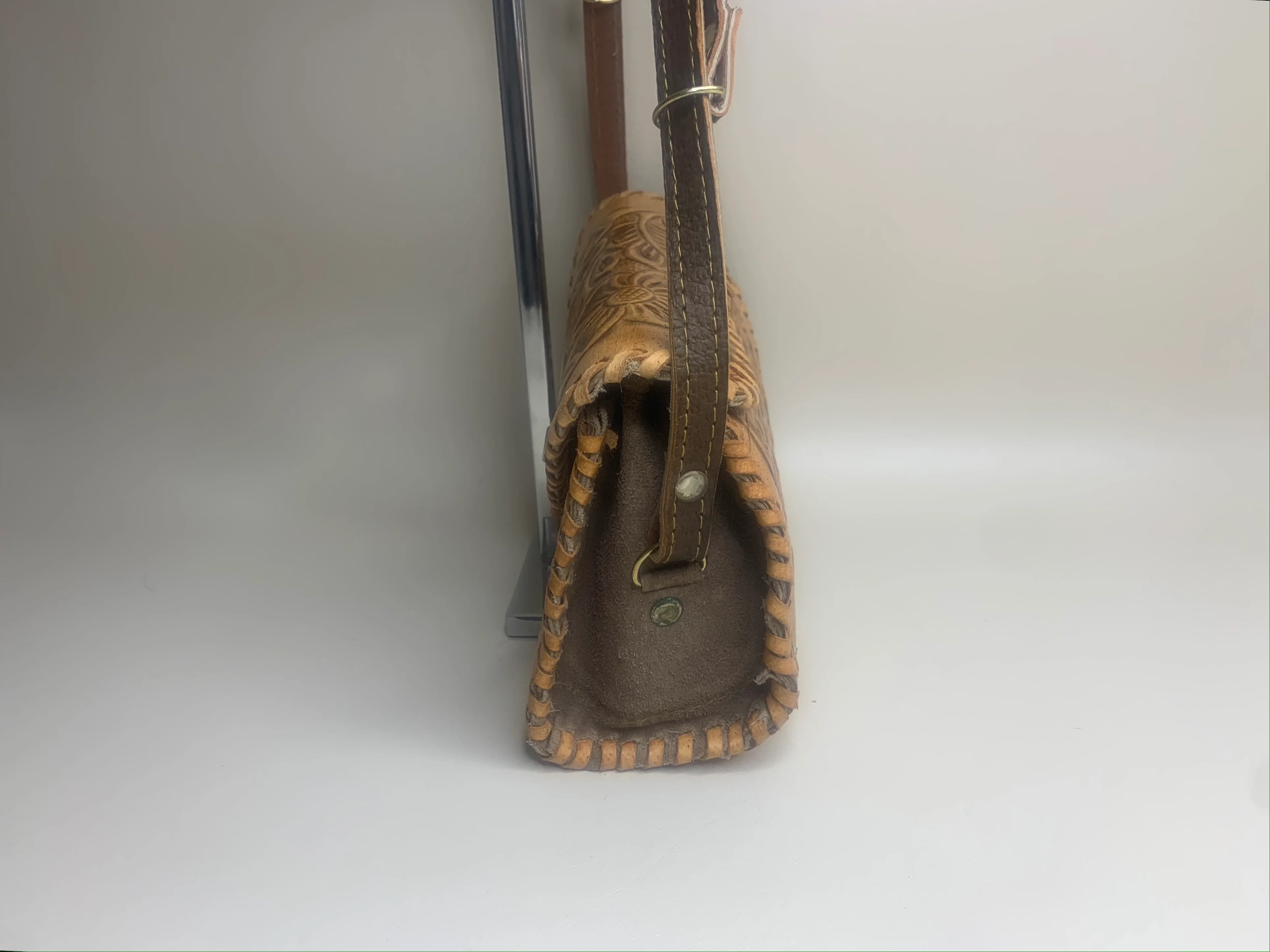 60s Mexican Made Tooled Leather Shoulder Bag - Image 9