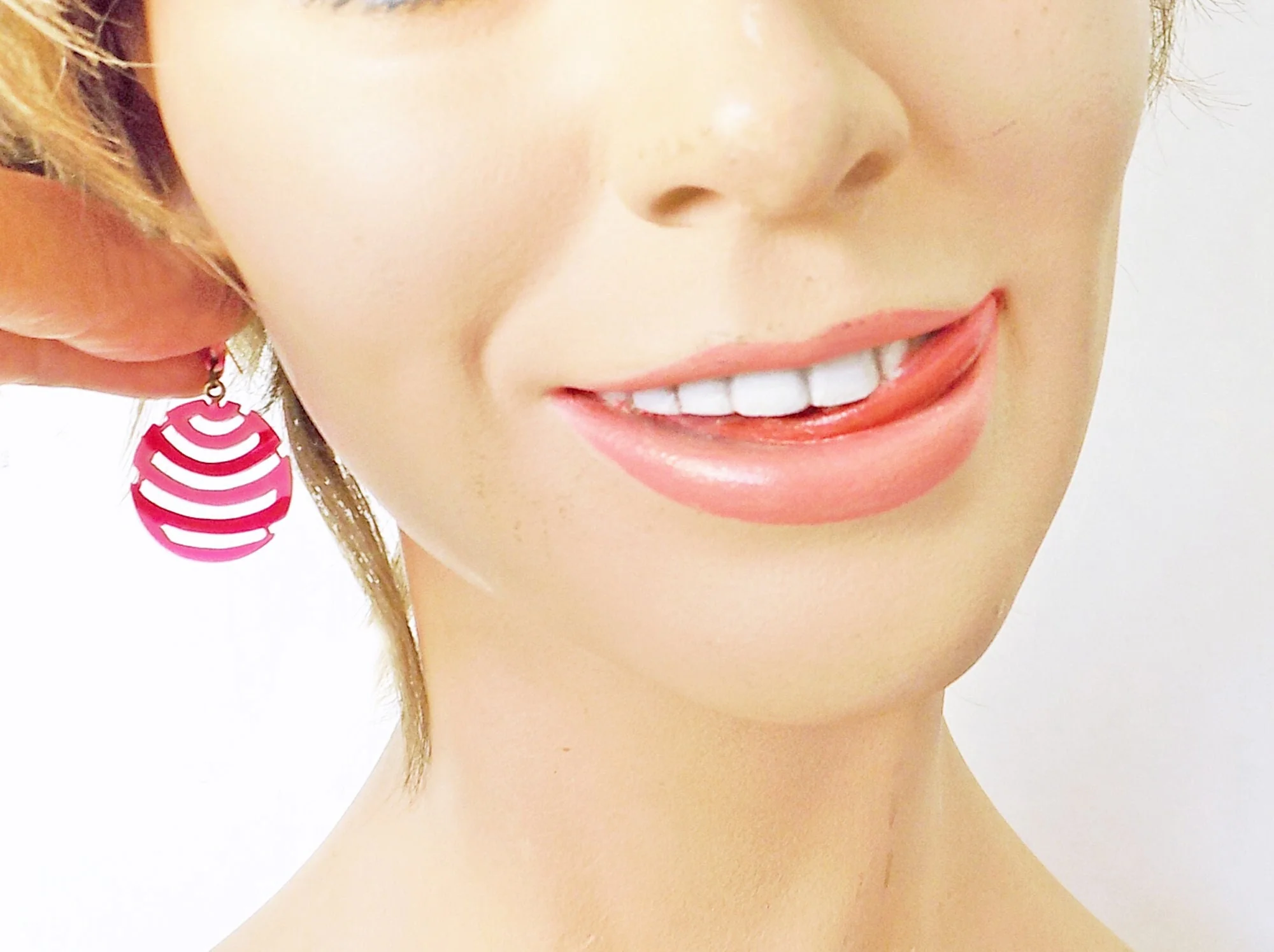 60s Mod Enameled Pink Earrings Pierced Hot Pink 60s Go Go Discotheque Round Summer Psychedelic - Image 2