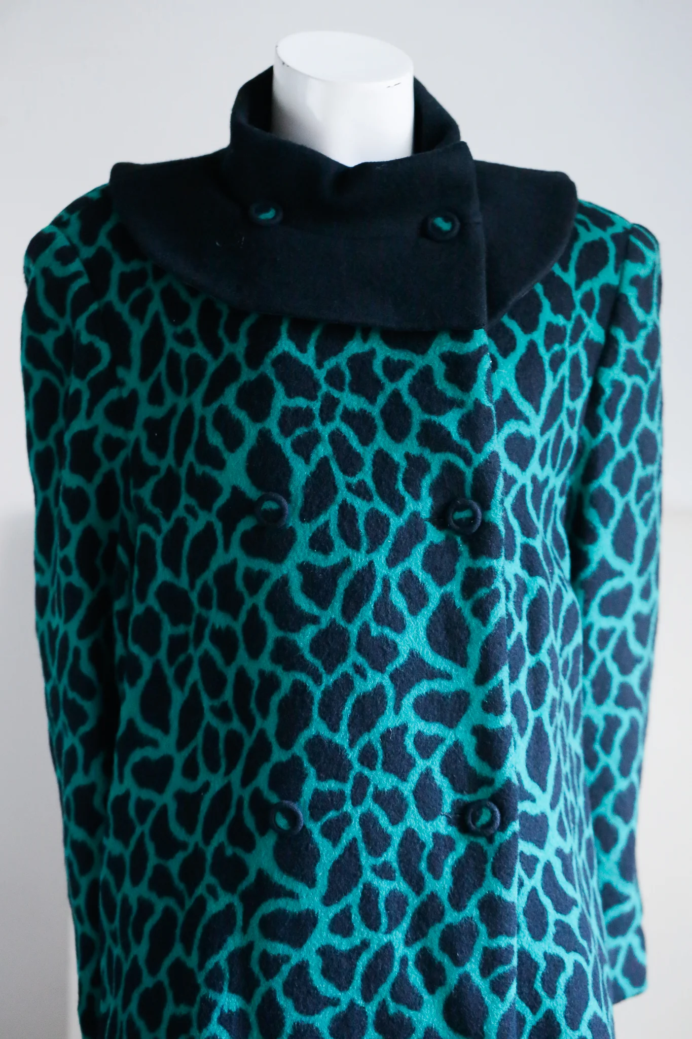 60s Novelty Print Emerald Trapeze Style Wool Coat By L'oeil De Paris - Image 4