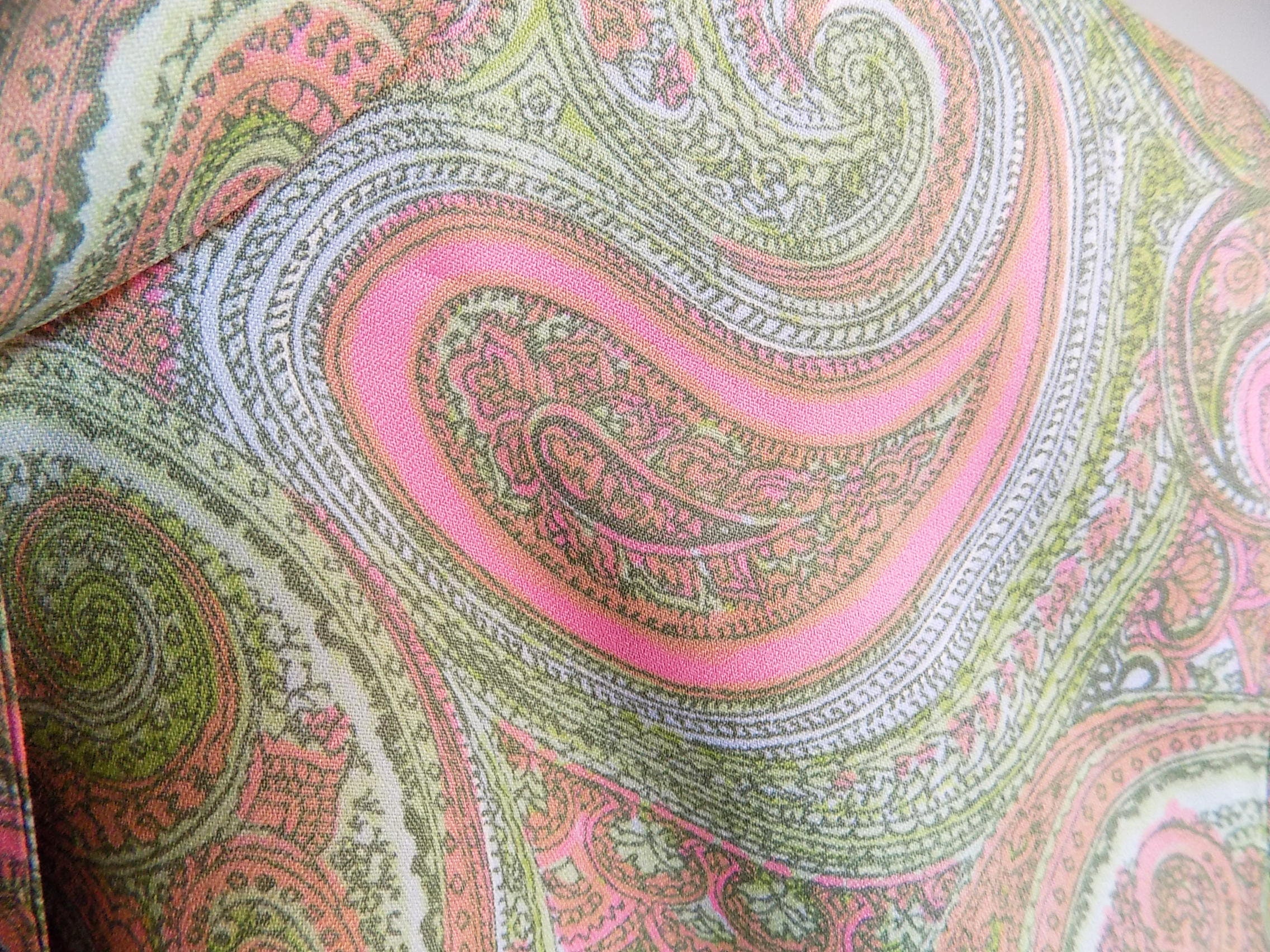 60s Paisley Maternity Blouse Top Rayon Crepe Or Acetate Pink and Green Accent Buttons Zipper Down The Back Ties for Bow - Image 2
