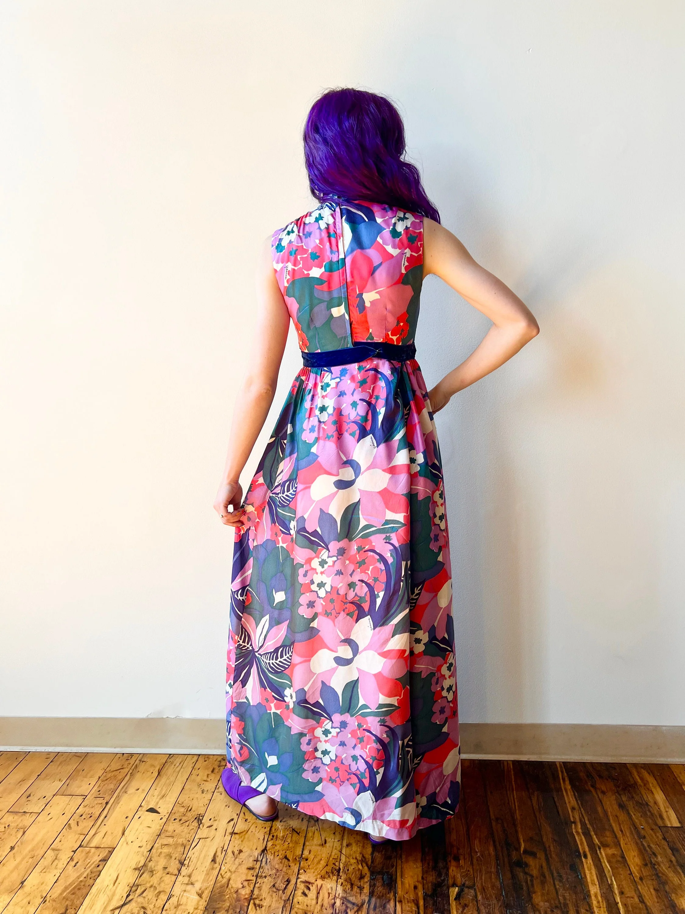 60s Palazzo Pant Wide Leg Dramatic Jumpsuit Pantsuit Tropical Floral Mockneck Sleeveless by Designer Yánina - Image 5