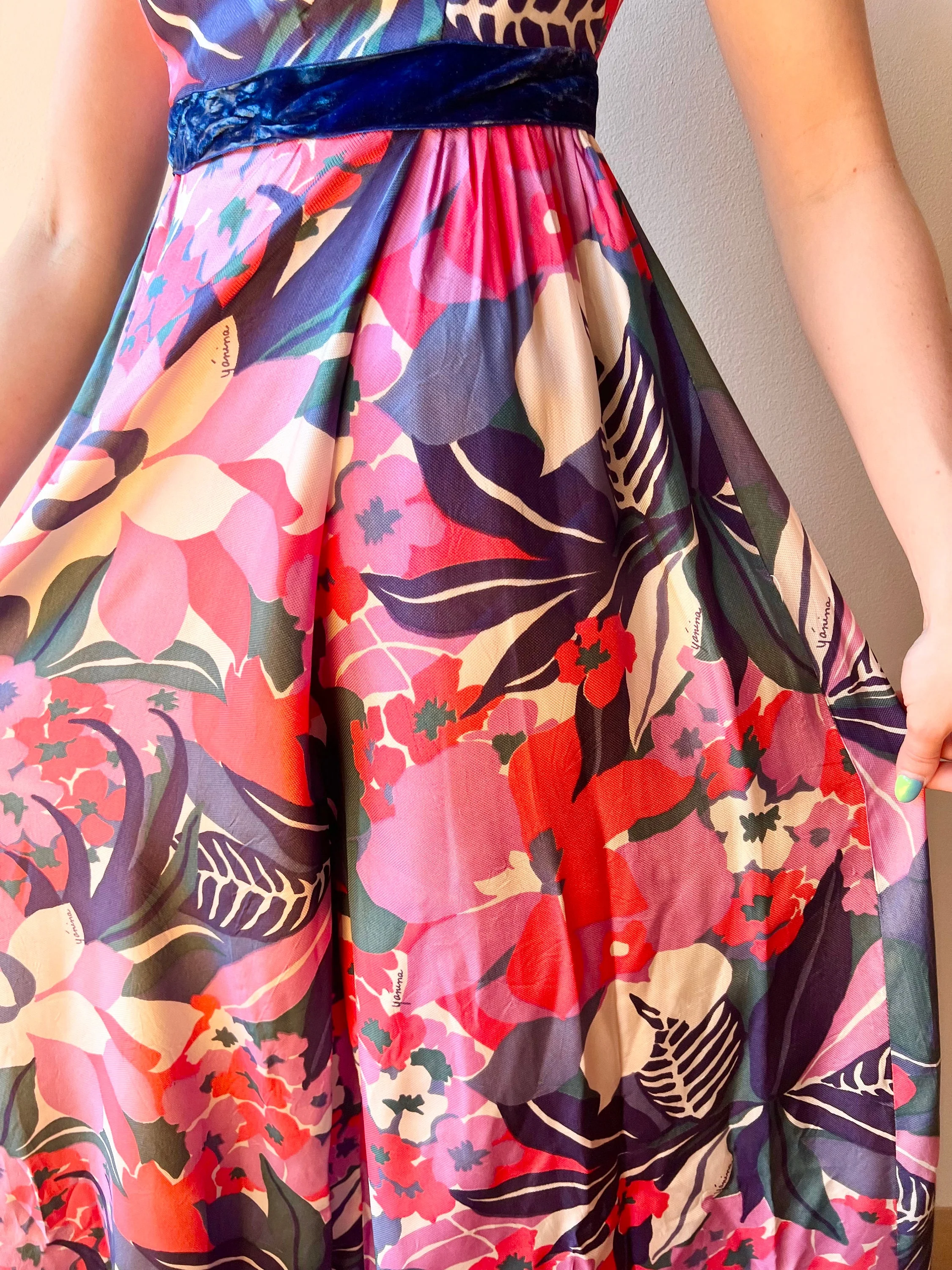 60s Palazzo Pant Wide Leg Dramatic Jumpsuit Pantsuit Tropical Floral Mockneck Sleeveless by Designer Yánina - Image 7