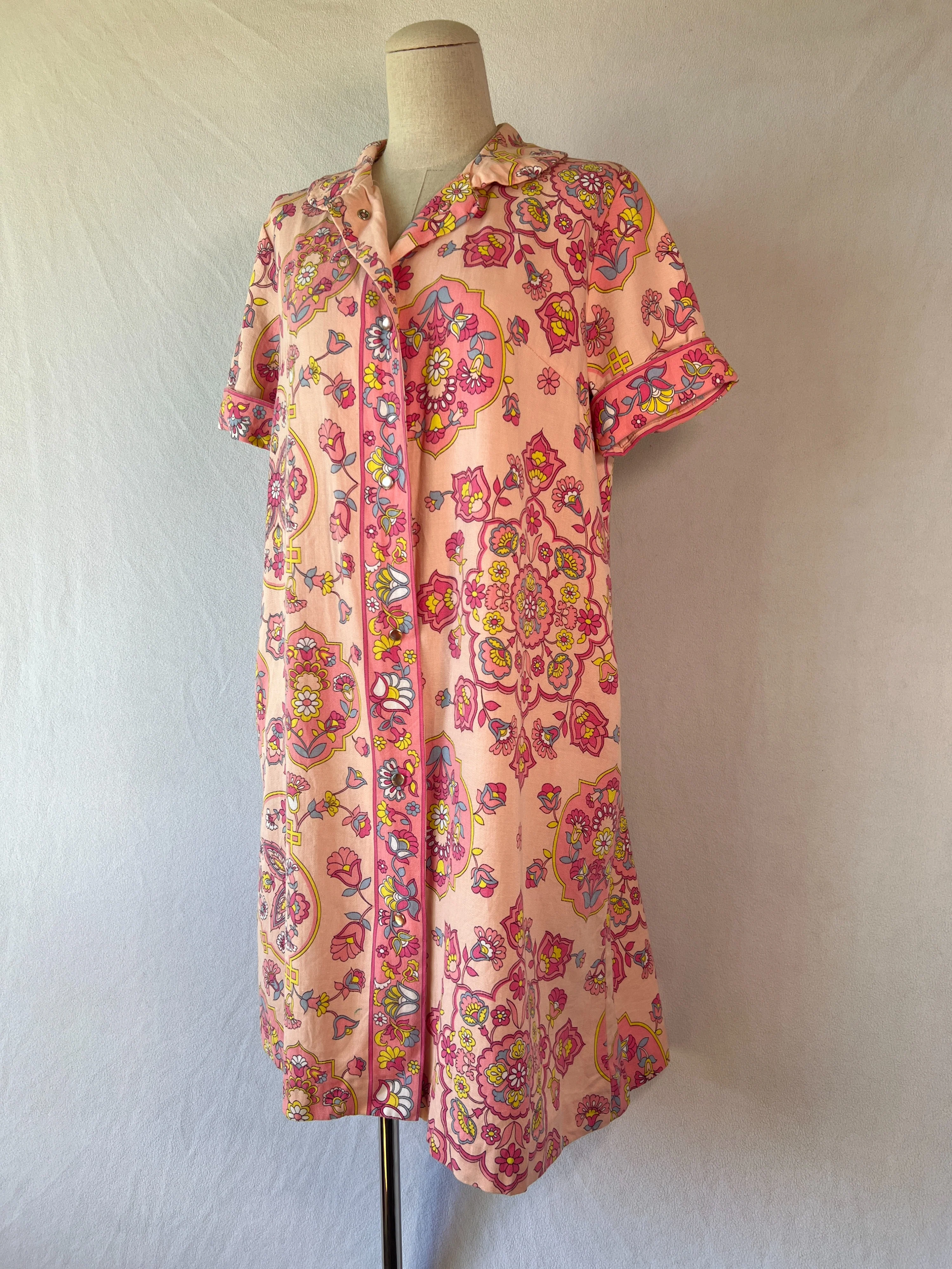 60s Pastel Pink Wallpaper Floral Shirt Dress - Image 13