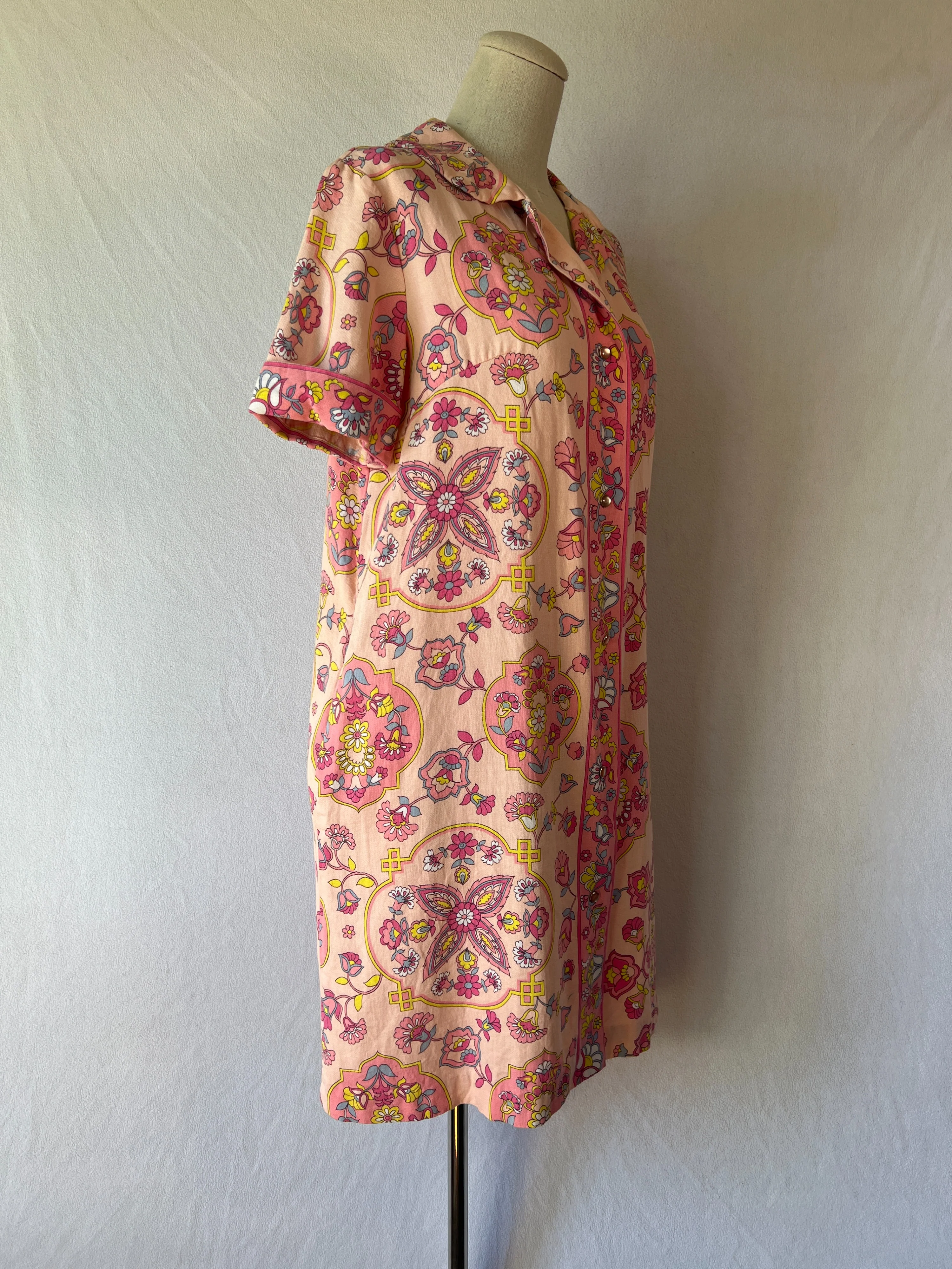 60s Pastel Pink Wallpaper Floral Shirt Dress - Image 4