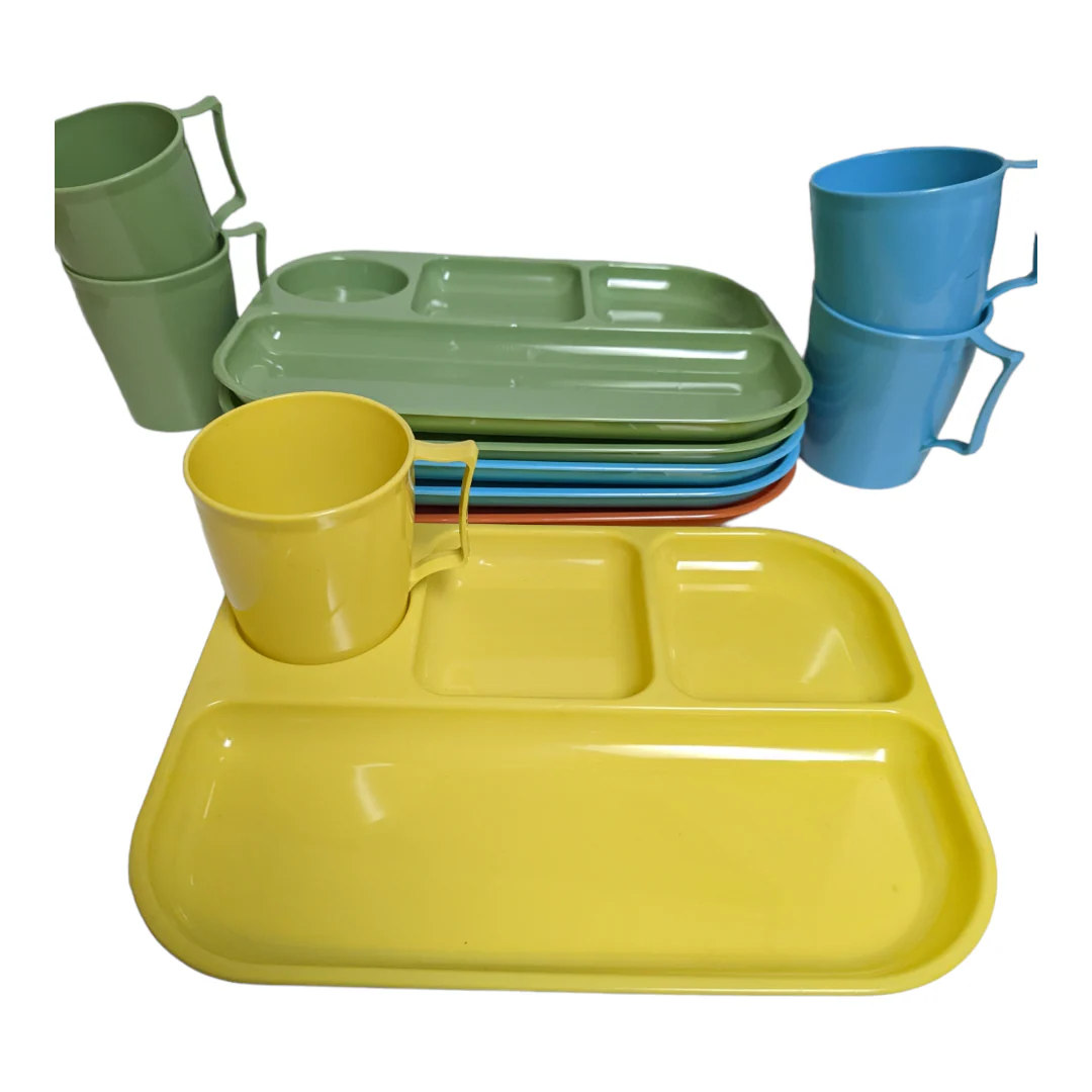 60s Plastic Picnic Food Tray And Cup 12 Piece Set By Colonial Plastics Mfg - Image 3