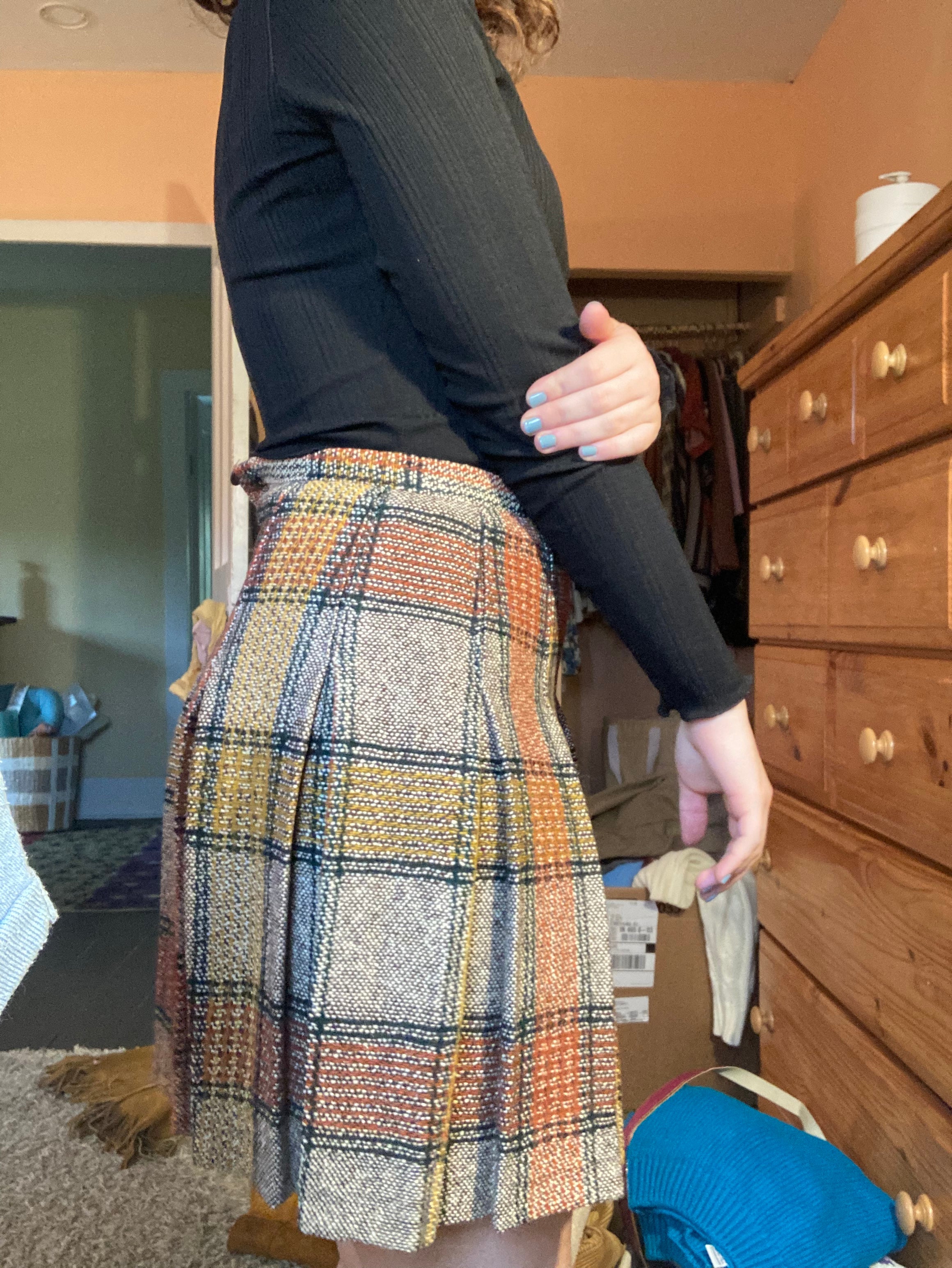 60s Pleated Autumnal Preppy Schoolgirl Skirt - Image 3