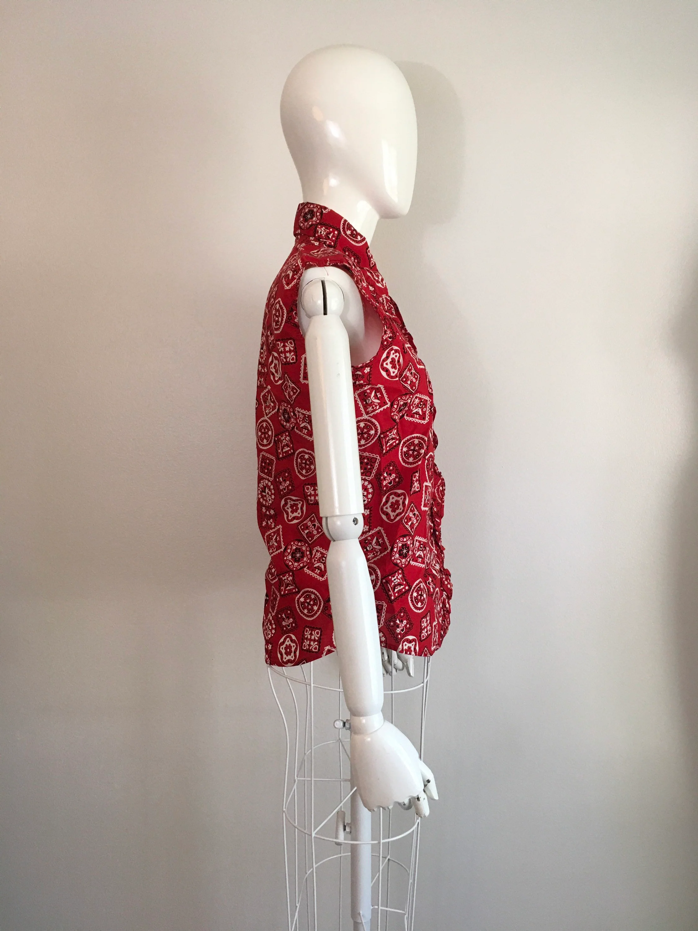 60's Red Bandana Print Ruffle Sleeveless Blouse Top - Image 3