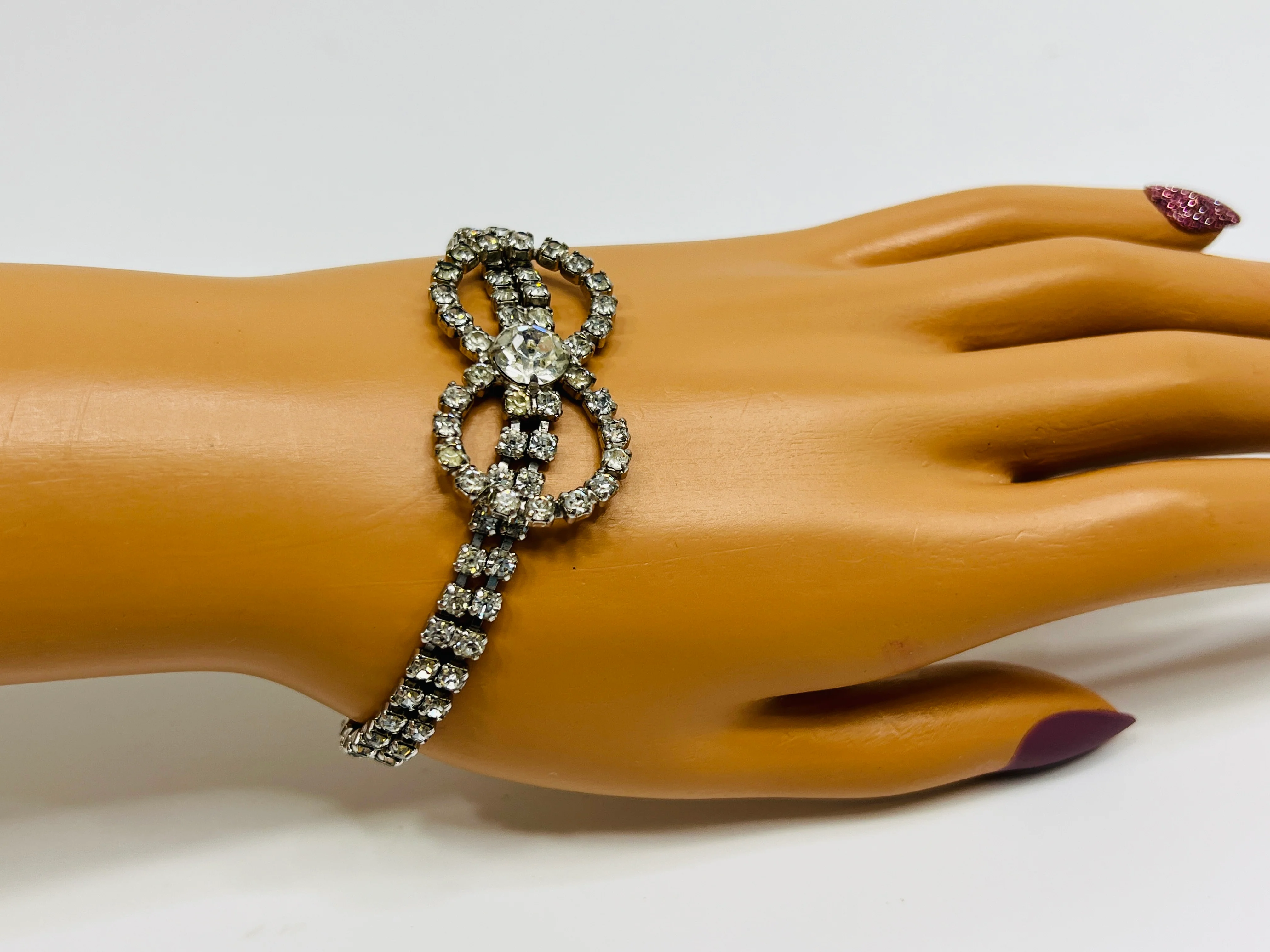 60s Rhinestone Bracelet Silver Tone Knot Estate 7 In - Image 4
