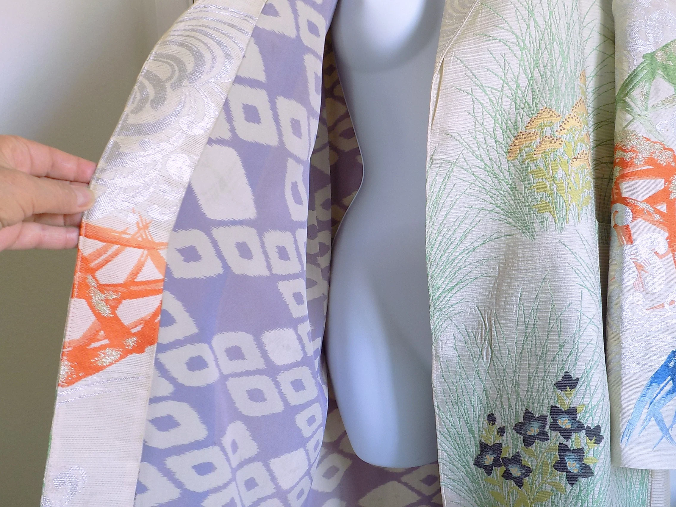 60s Shawl Collar Hand Made Robe Coat Could Be Silk Silver Thread 2 Deep Pockets No Sash Lined In Lavender Silk - Image 3