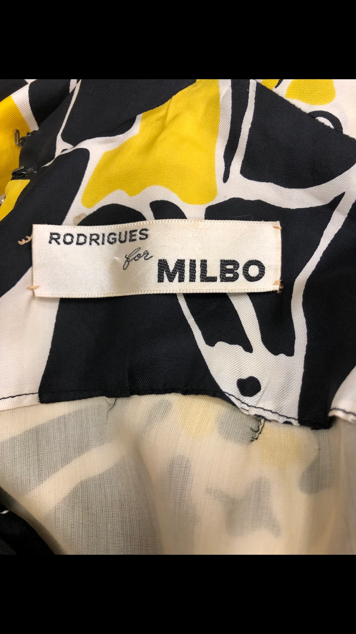 60s Silk Graphic Print Dress With Bell Sleeves By Rodrigues for Milbo - Image 13