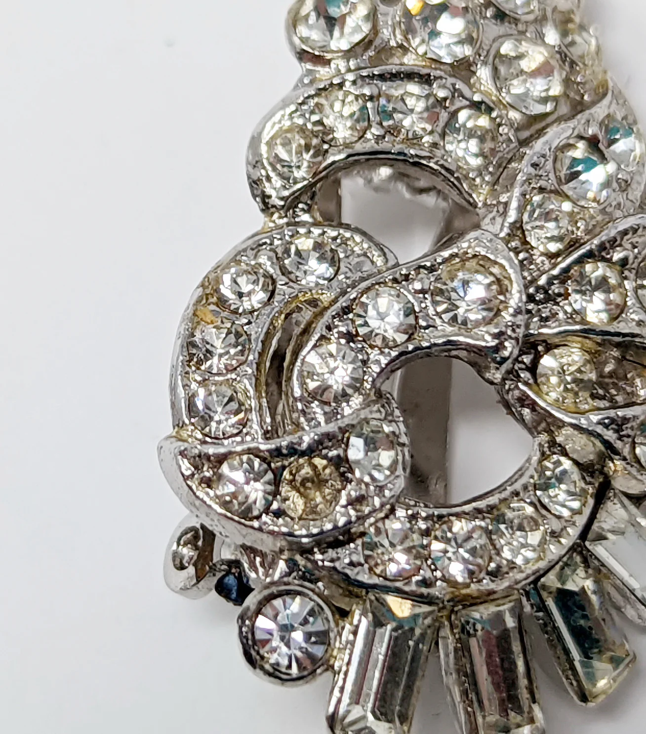 60s Silver Tone Rhinestone Cluster Clip On Earrings - Image 4