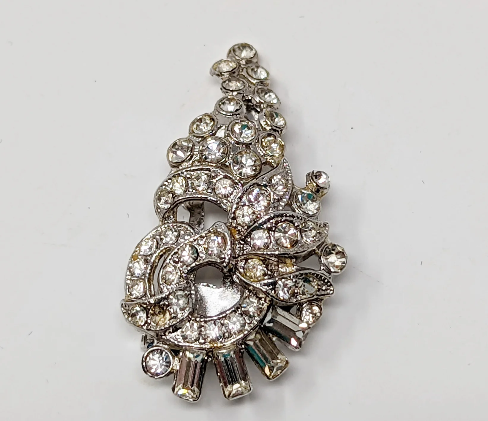 60s Silver Tone Rhinestone Cluster Clip On Earrings - Image 7