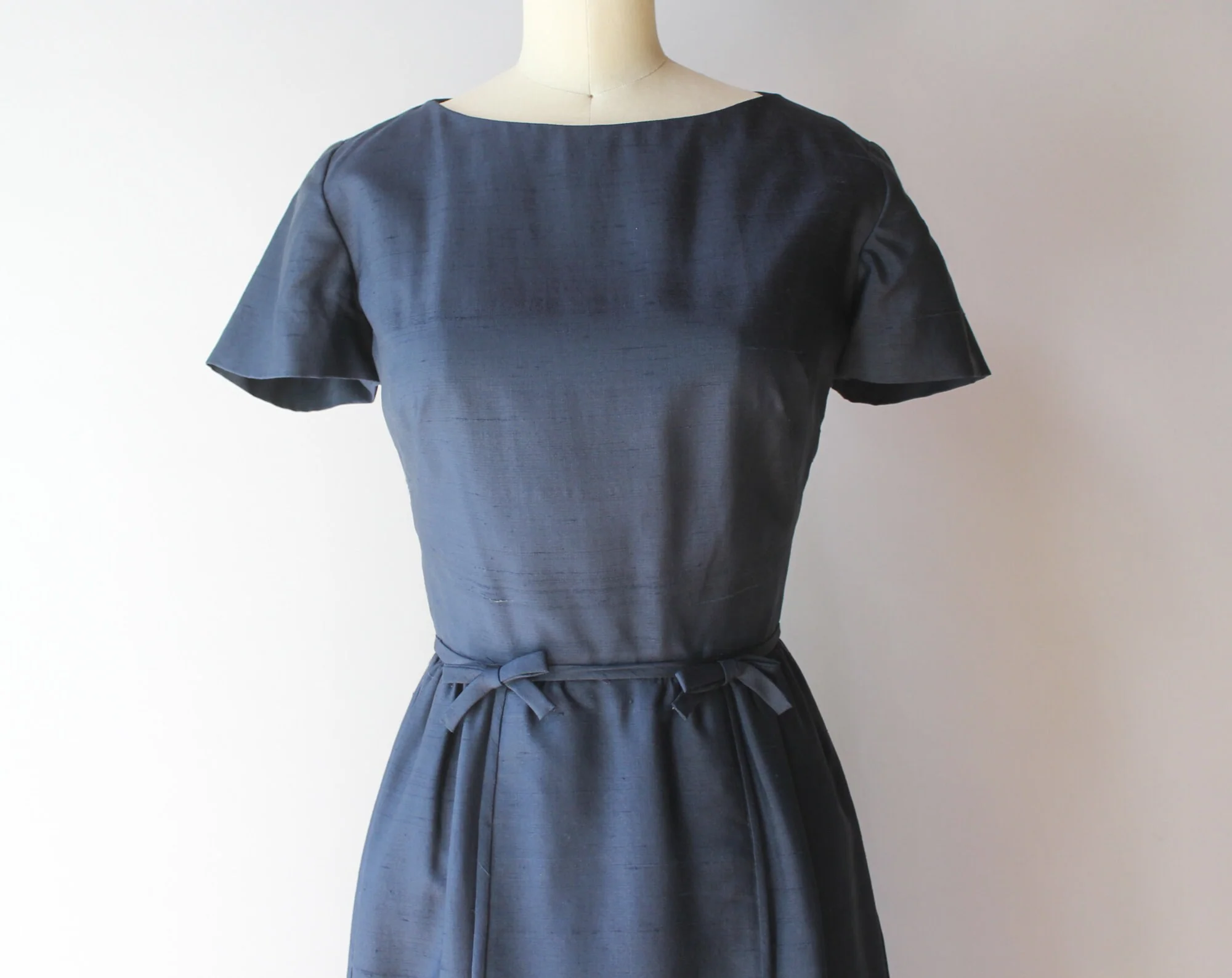 60s Vintage David Crystal Navy Blue Raw Silk Fitted Dress with Bows by David Crystal - Image 2