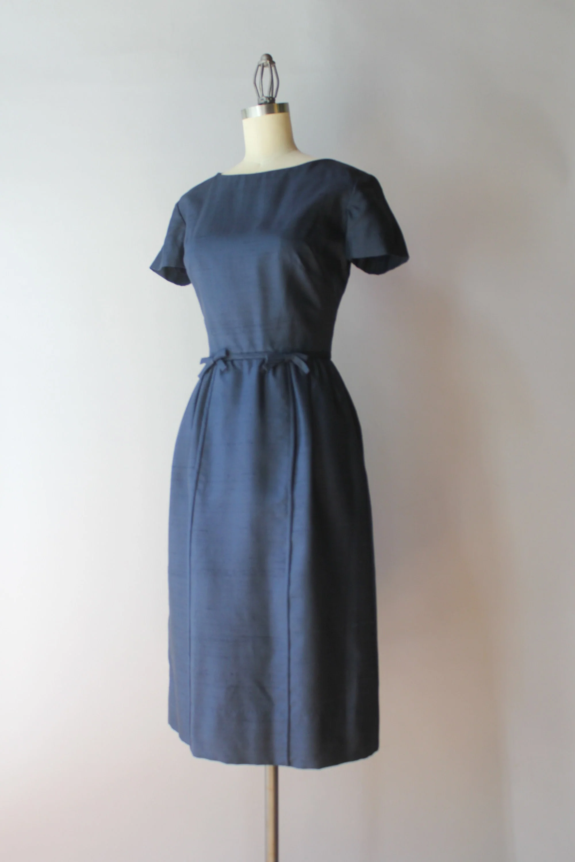 60s Vintage David Crystal Navy Blue Raw Silk Fitted Dress with Bows by David Crystal - Image 5