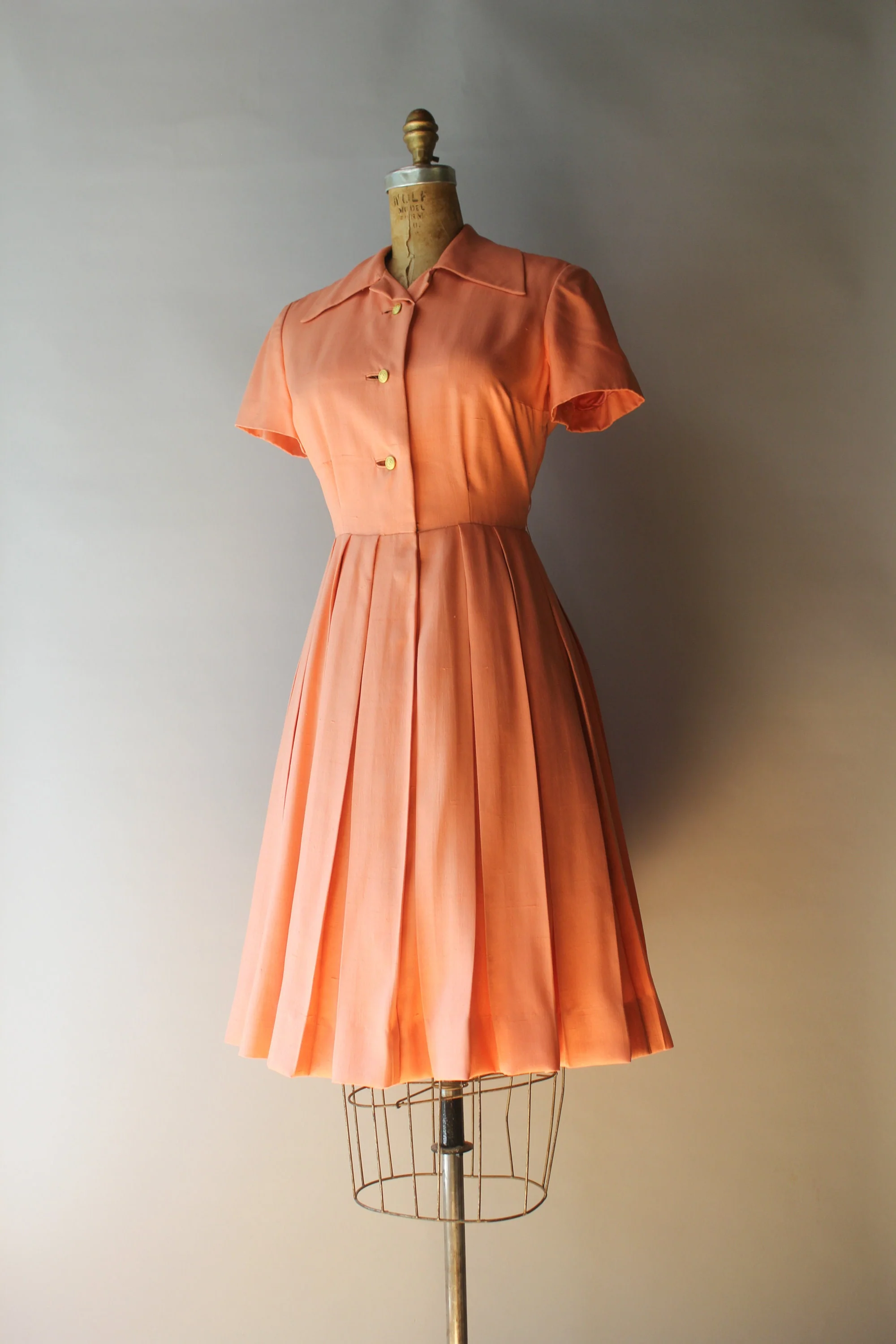 60s Vintage Designer Bill Blass Shirtwaist Dress In Salmon/peach Heavy Silk Fully Lined by Bill Blass - Image 4