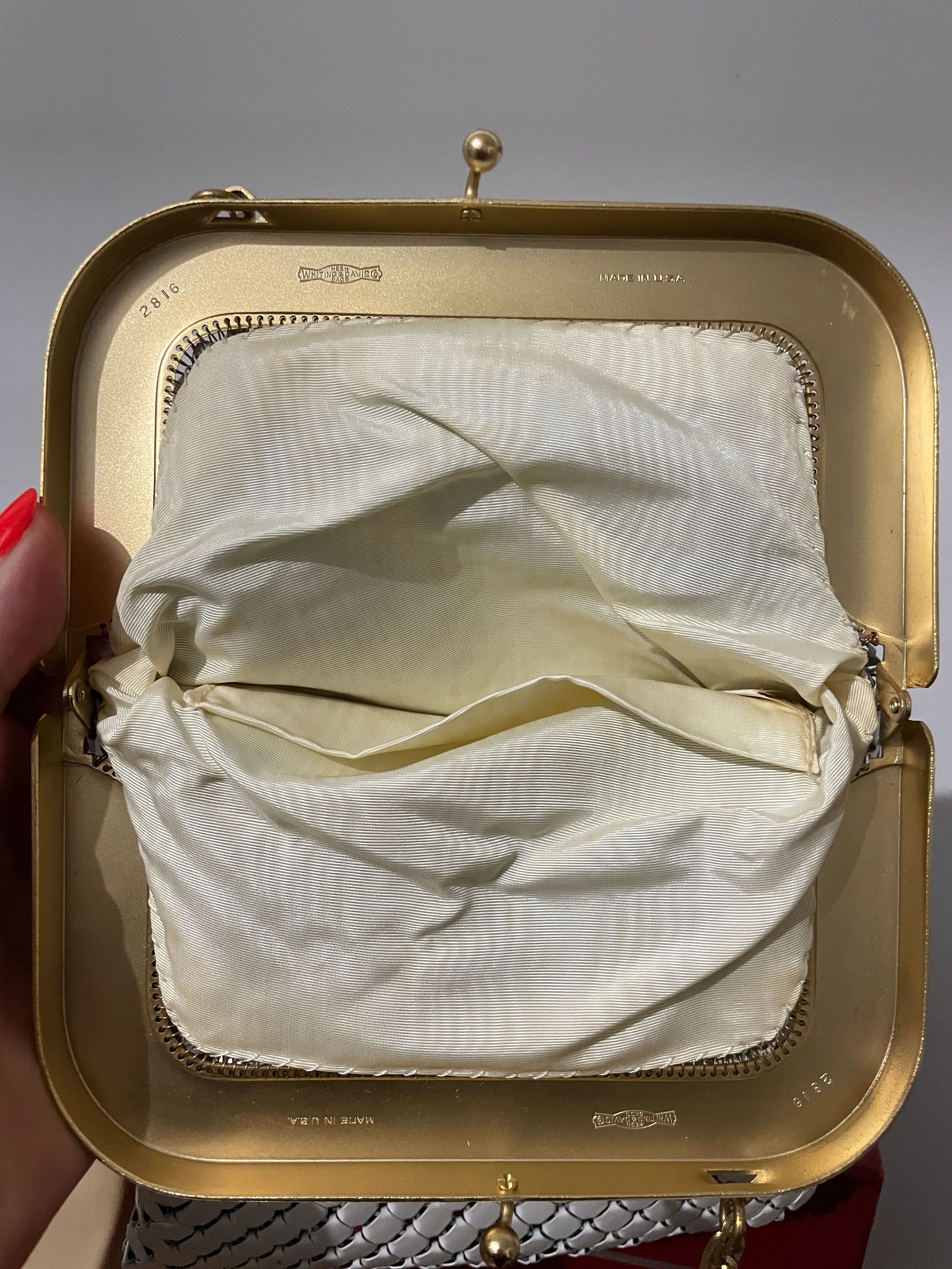 60s White Metal W And D Shoulder Bag Gold Hardware By Whiting & Davis - Image 4