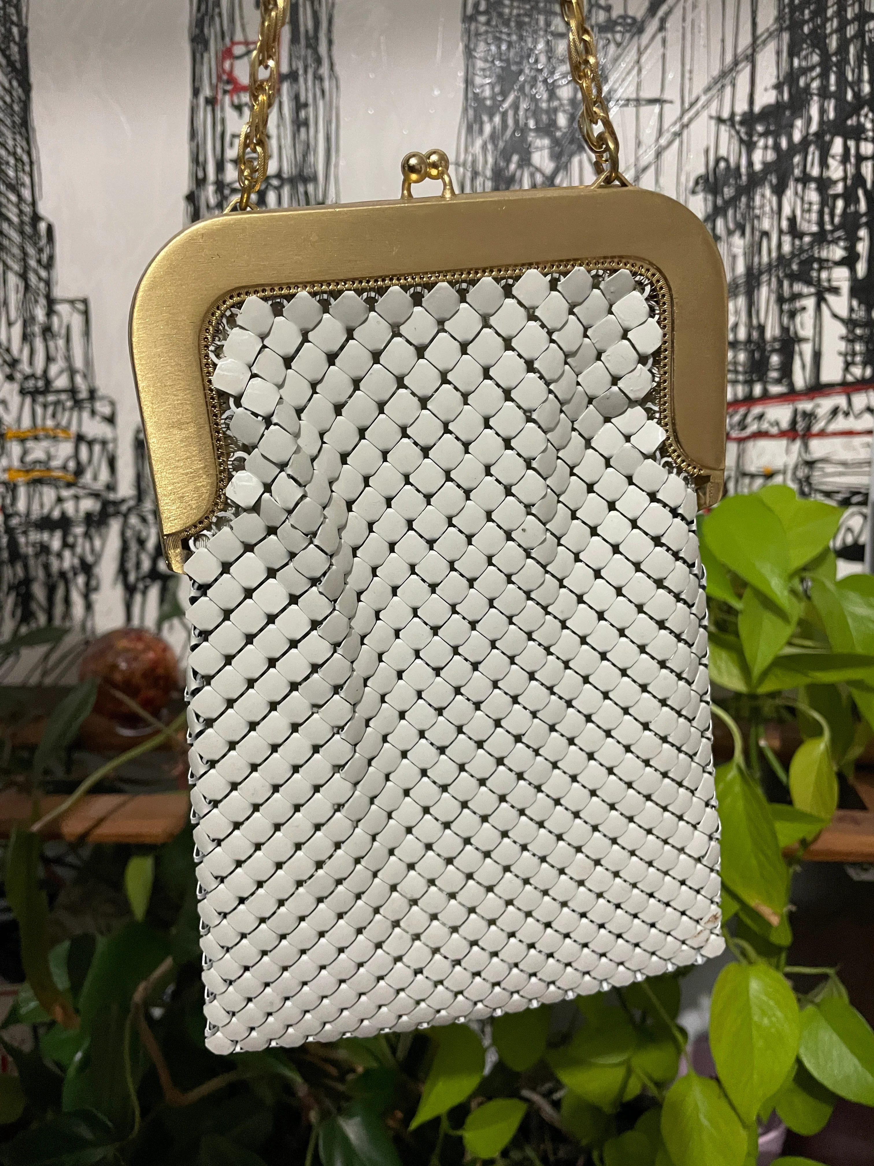60s White Metal W And D Shoulder Bag Gold Hardware By Whiting & Davis - Image 6