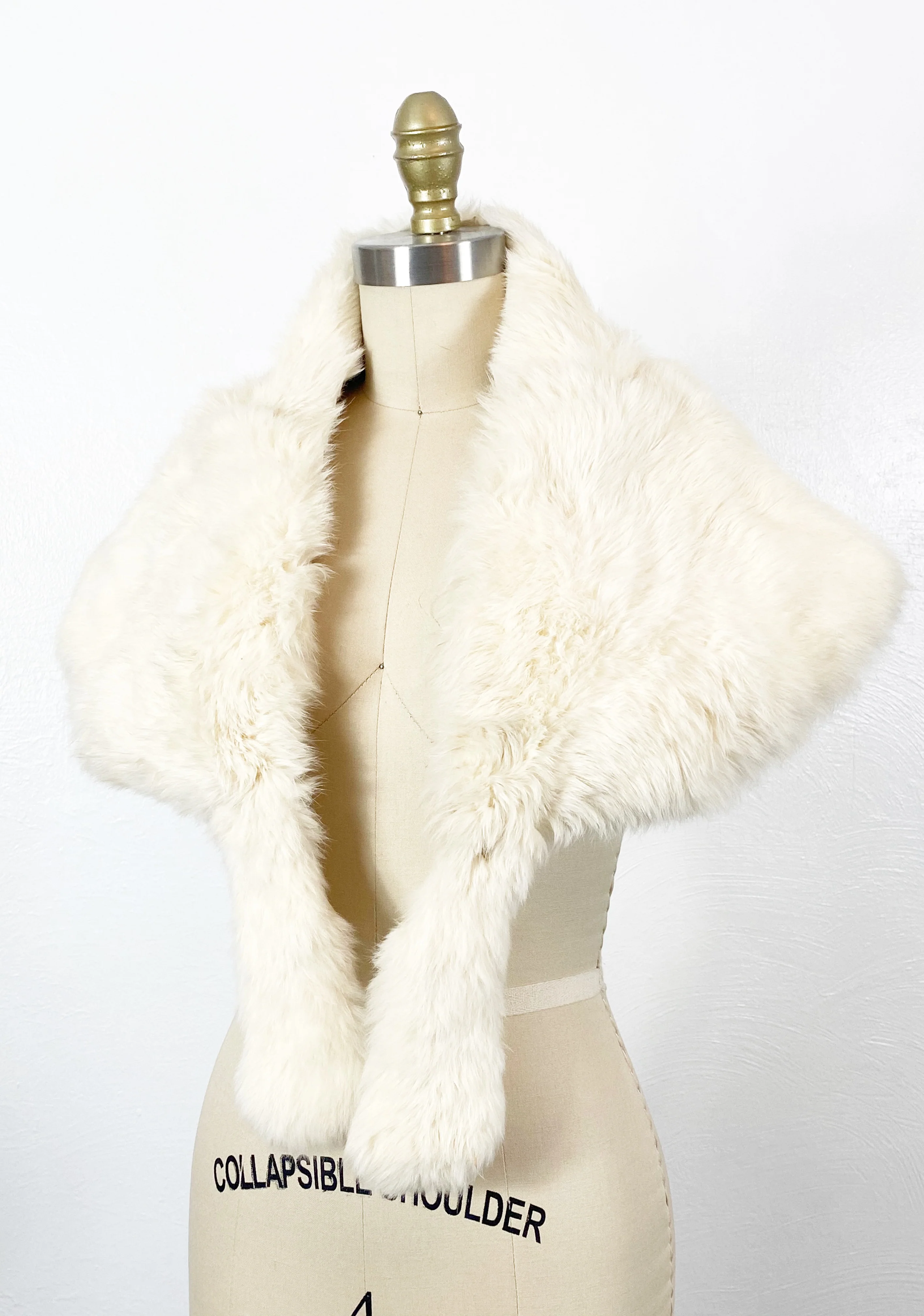 60s White Rabbit Fur Stole - Image 5