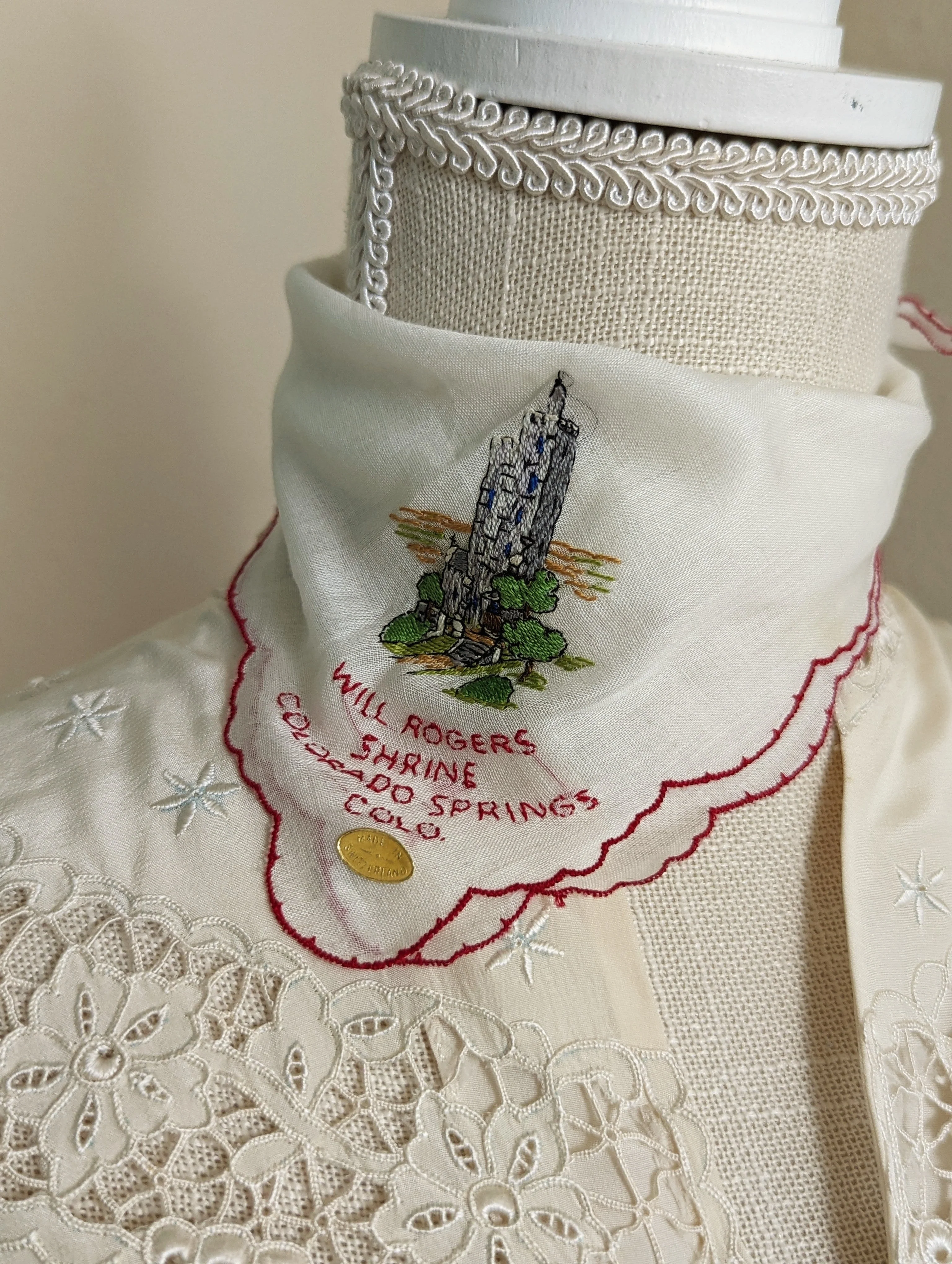 60s "will Rogers Shrine Colorado Springs" "love Birds" Embroidered White Scarf Handkerchief with Scalloped Edges - Image 2