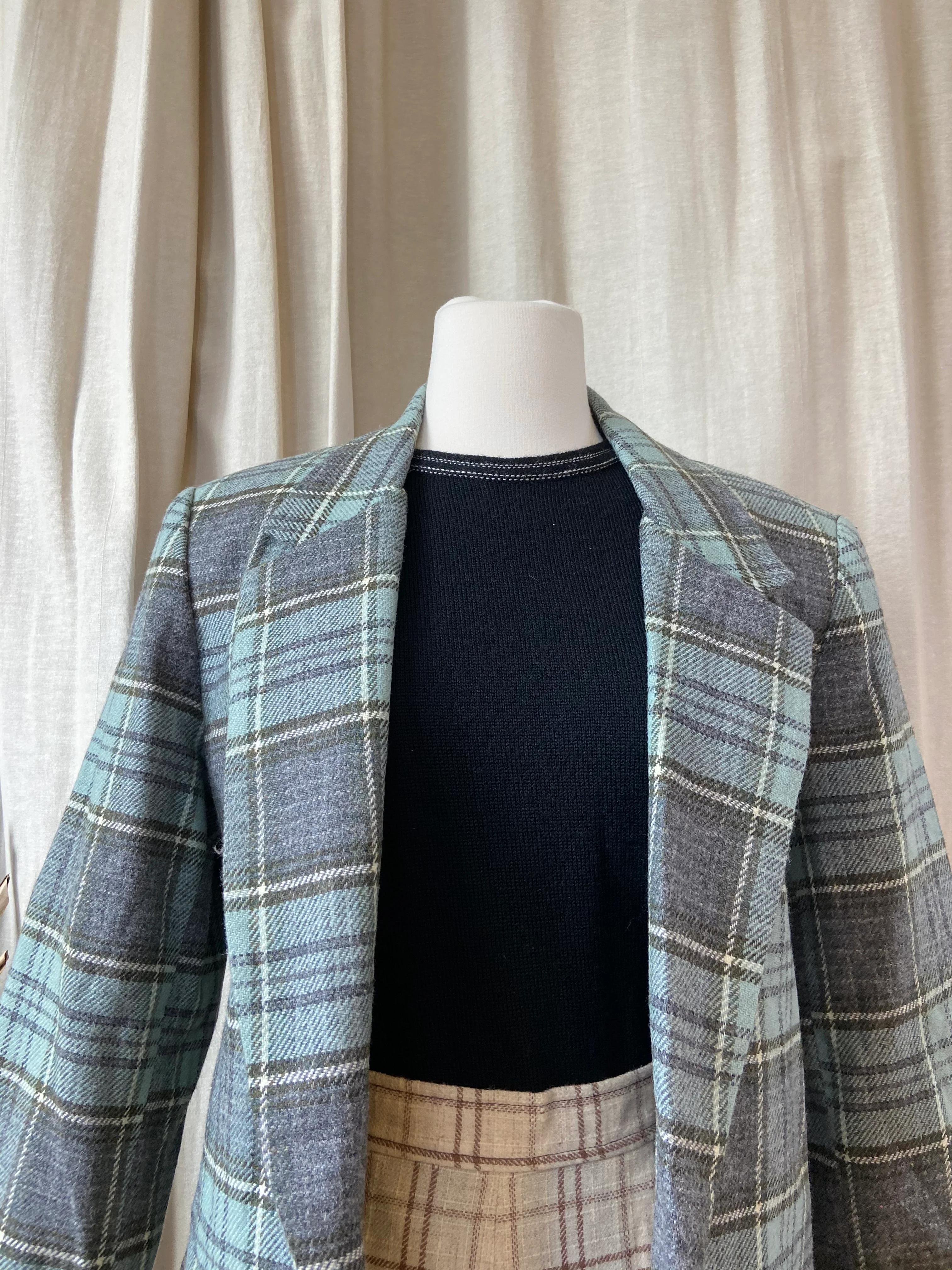 60s Retro Wool Crewneck Shirt With Contrast Trim - Image 6