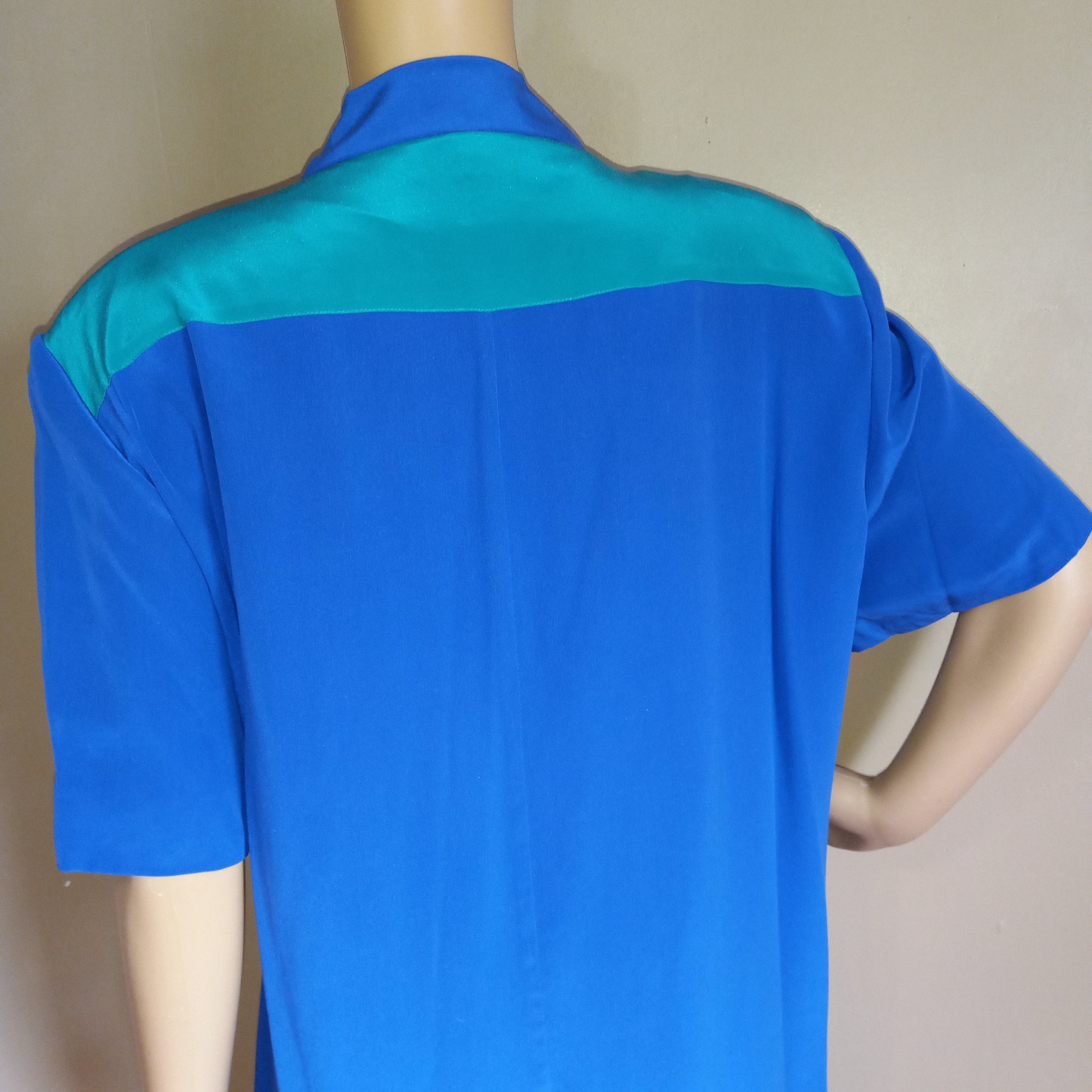 70’s 2 Tone Turquoise Silk Shift Dress by Adrianna Papell - Image 4