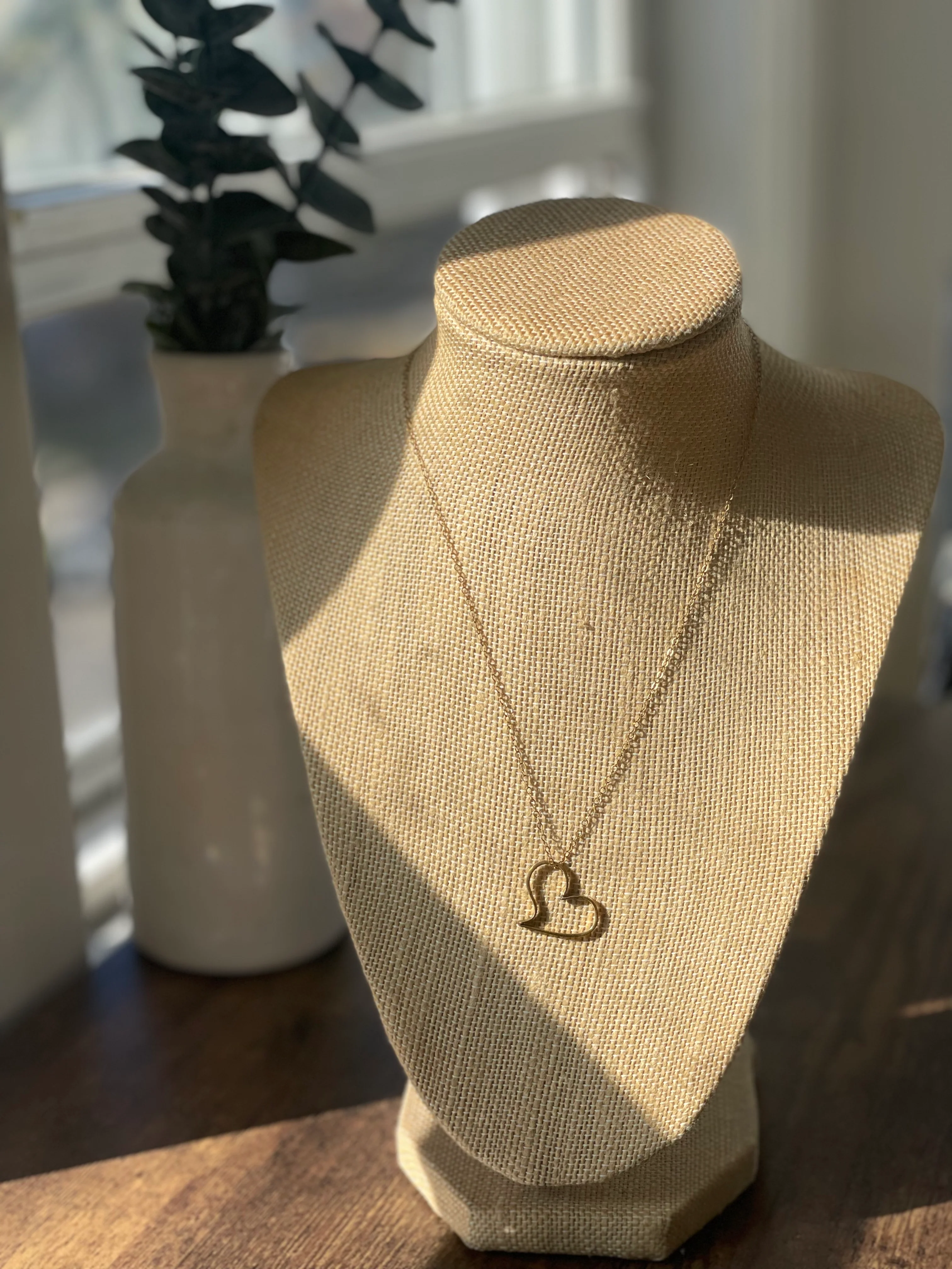 70s/80s 14k Gold Filled Lightweight Heart Necklace - Image 4