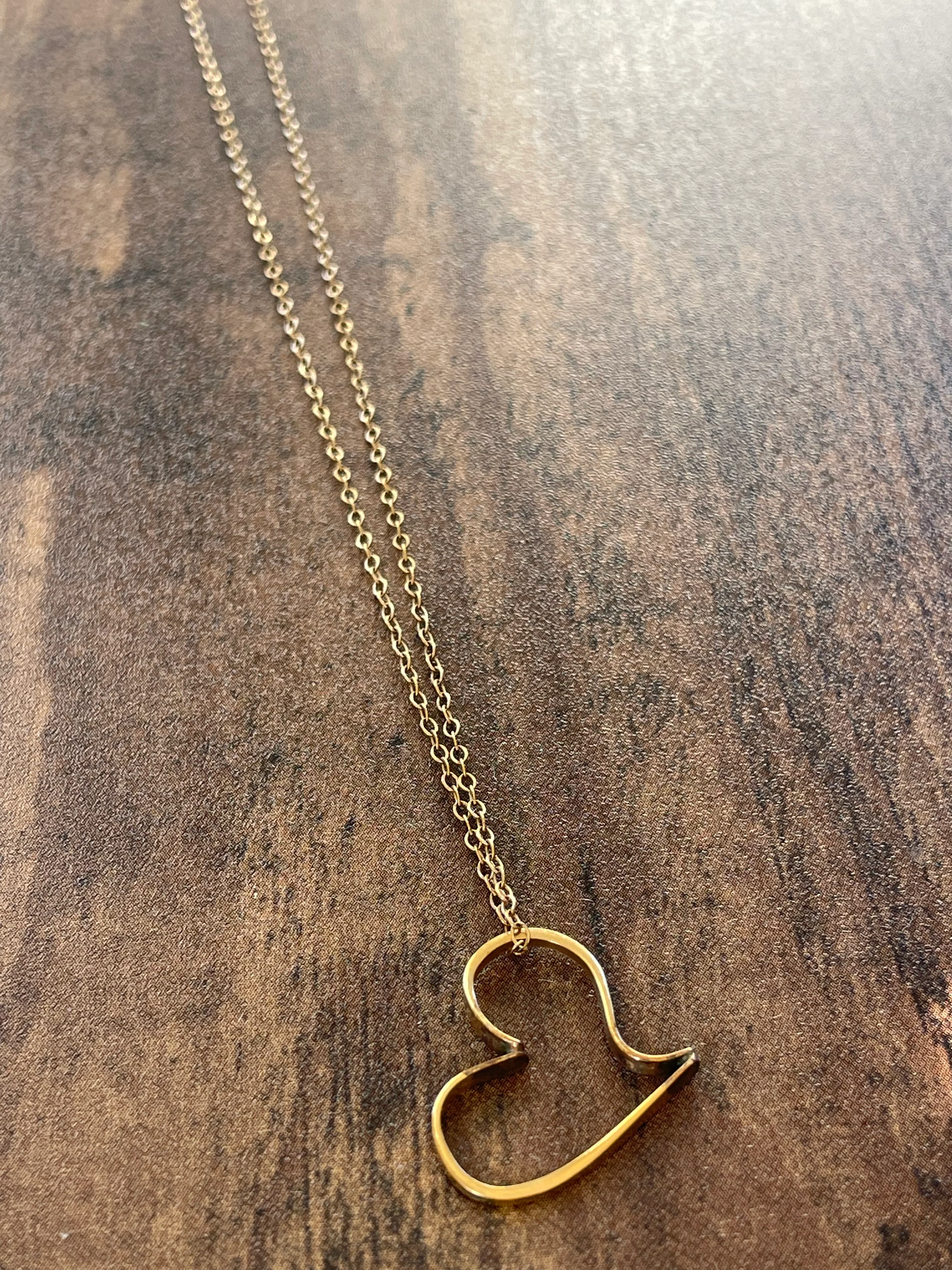 70s/80s 14k Gold Filled Lightweight Heart Necklace - Image 6