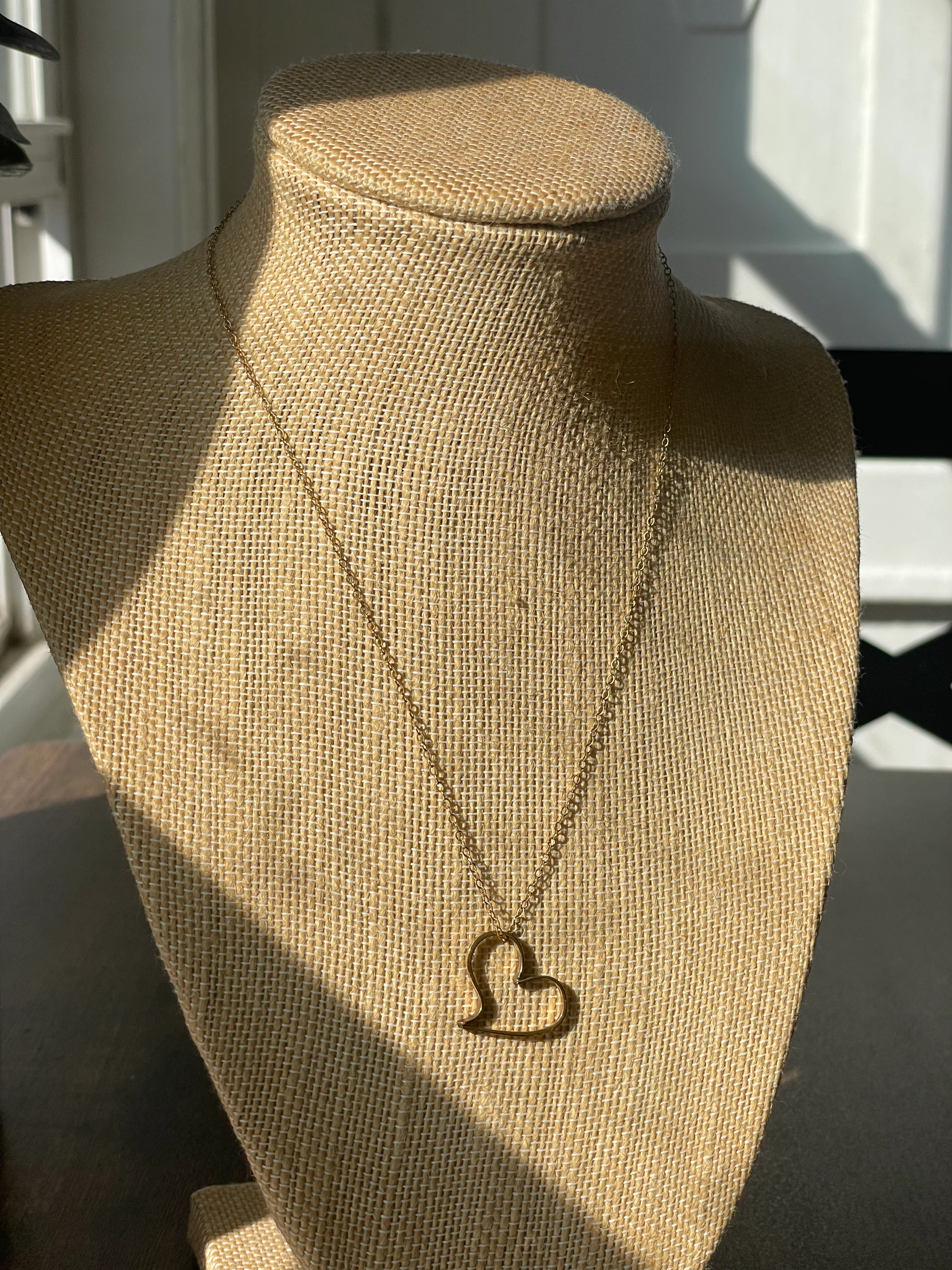 70s/80s 14k Gold Filled Lightweight Heart Necklace - Image 7