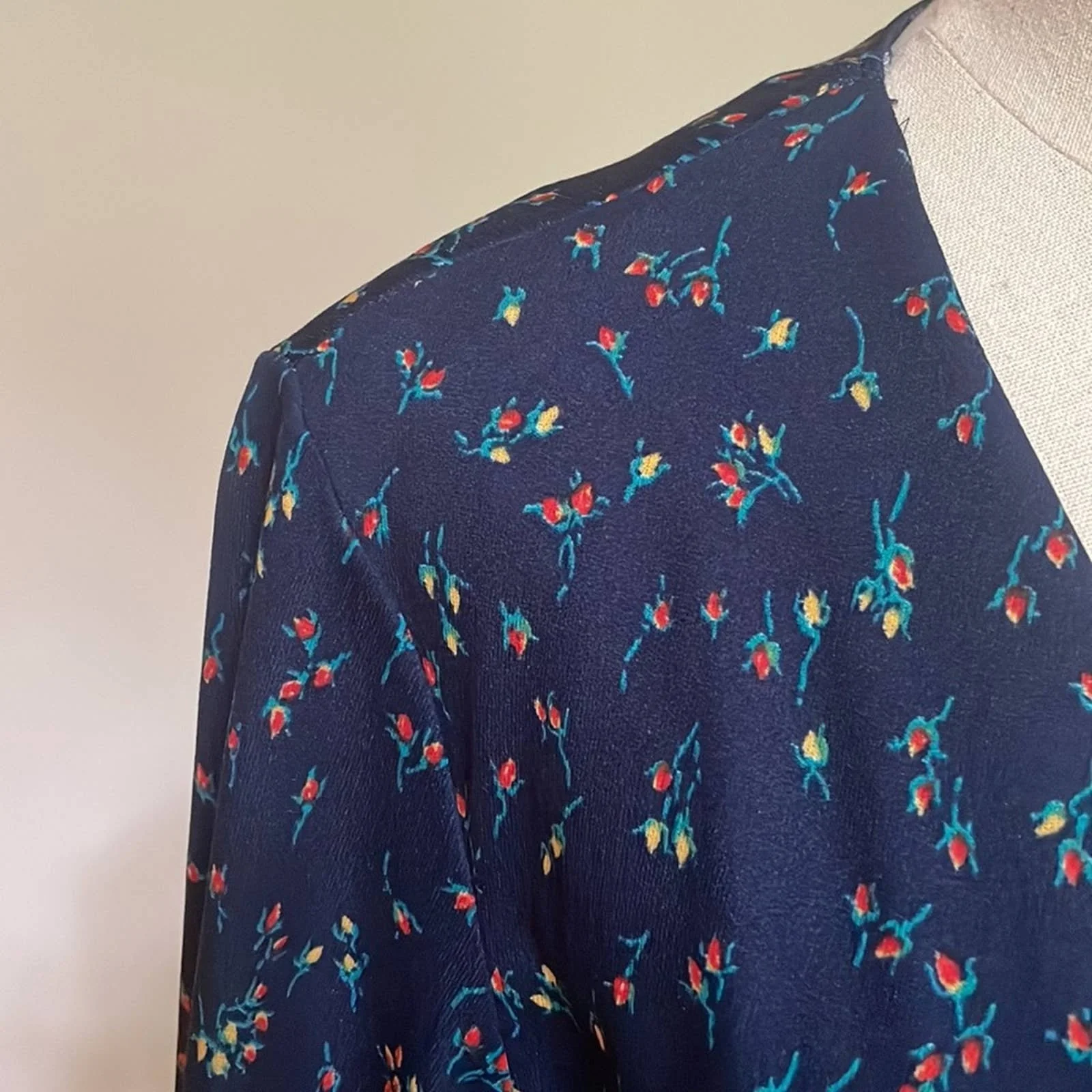 70s 80s  Navy Blue Ditsy Floral Modest Long Sleeve Belted Ilgwu Dress by Amy Adams - Image 5