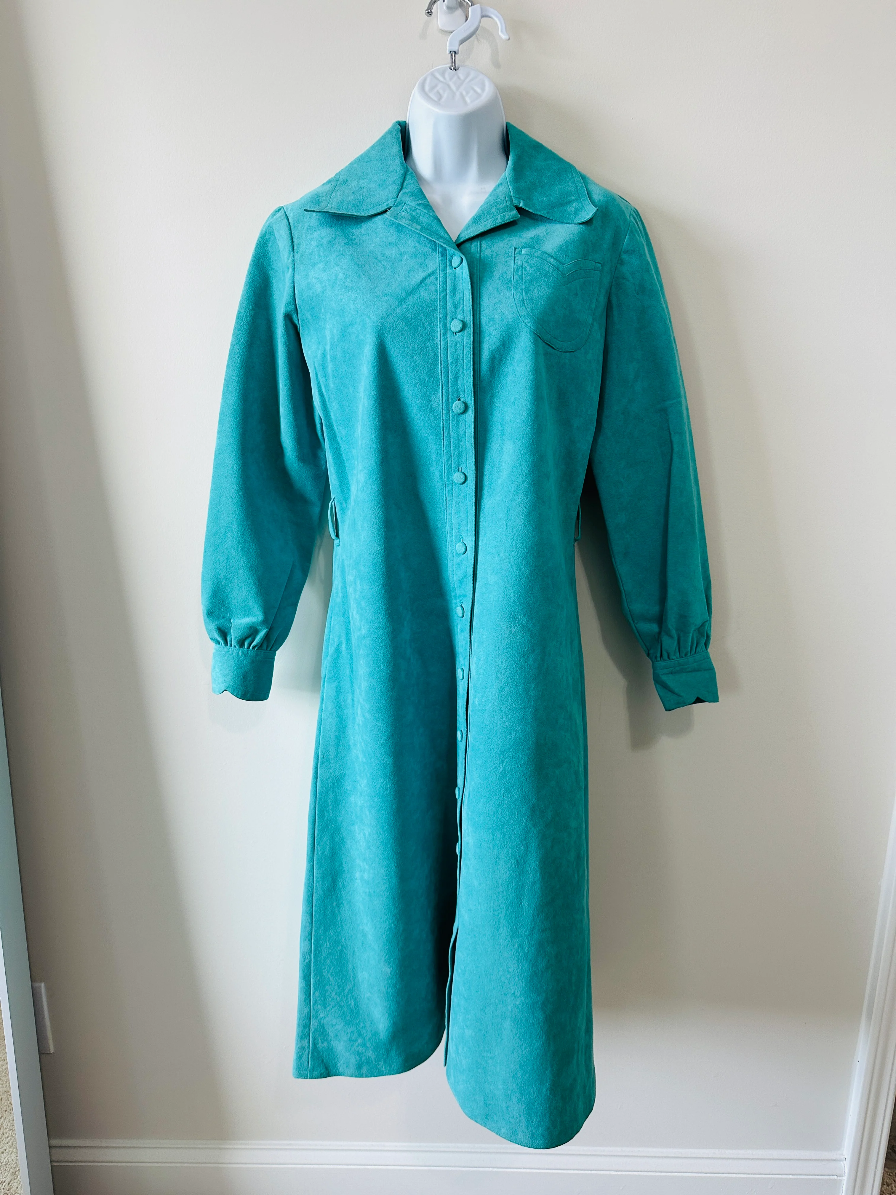 70s/80s Beautiful Turquoise Button Down Microsuede Dress By By Clarissa - Image 5