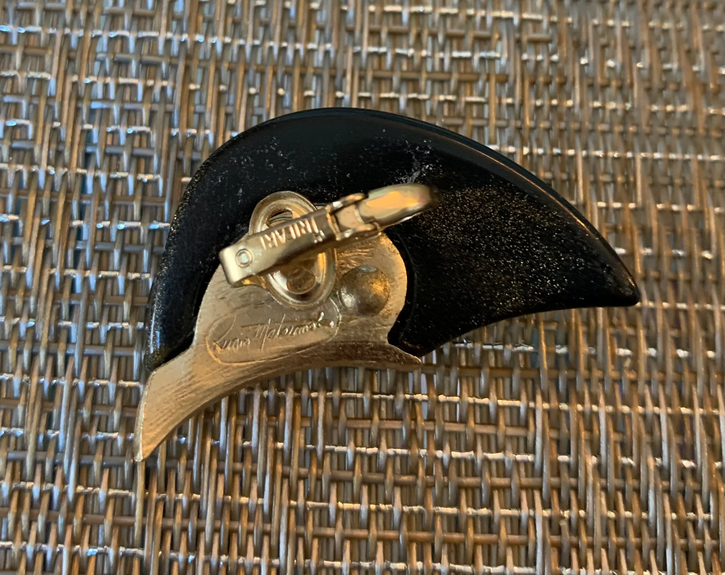 70s/80s Black And Gold Clip Earrings By Kunio Matsumoto for Trifari - Image 5