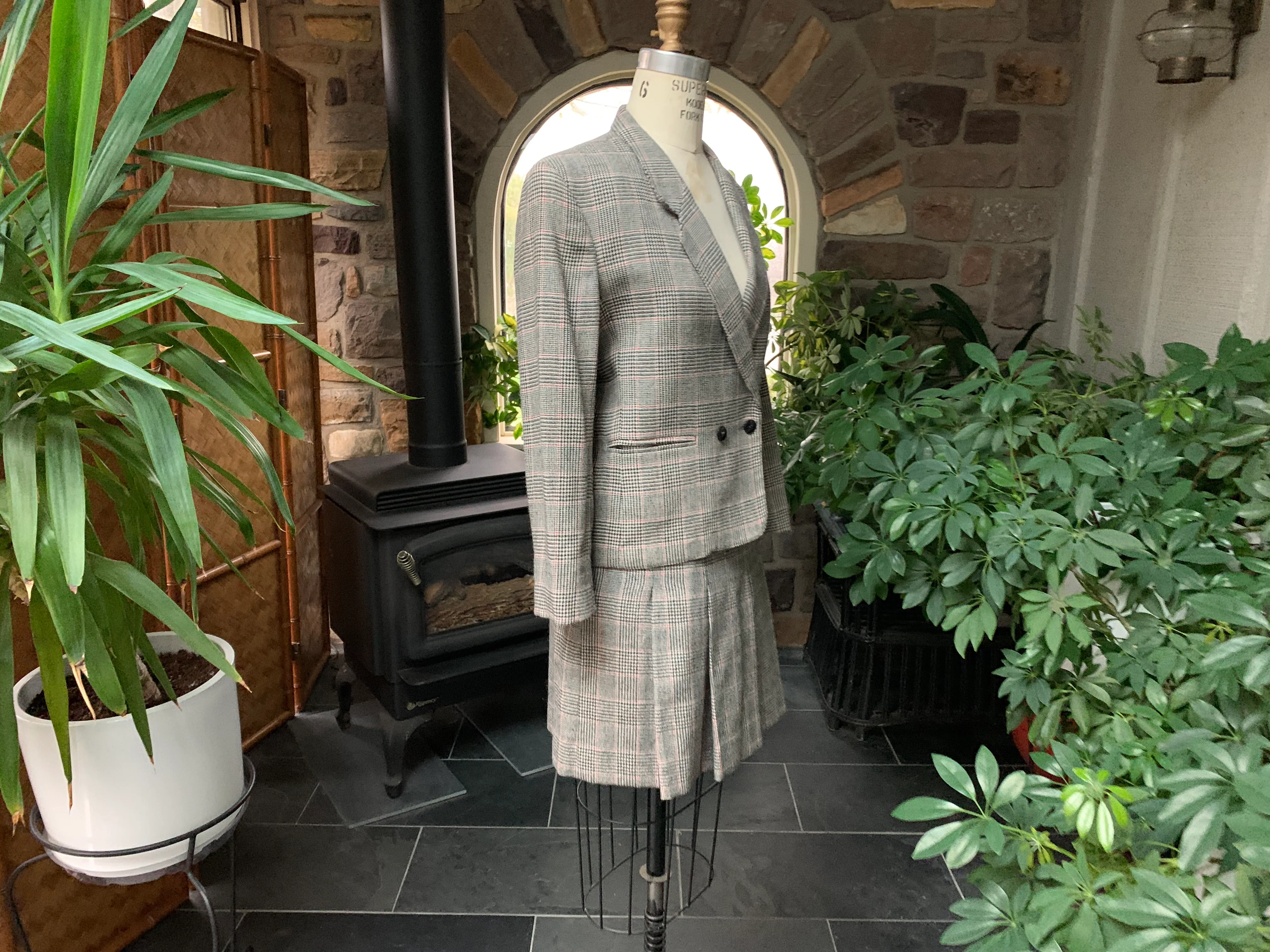 70s/80s Black Beige Wool Houndstooth Plaid Skirt Suit By The Villager - Image 8