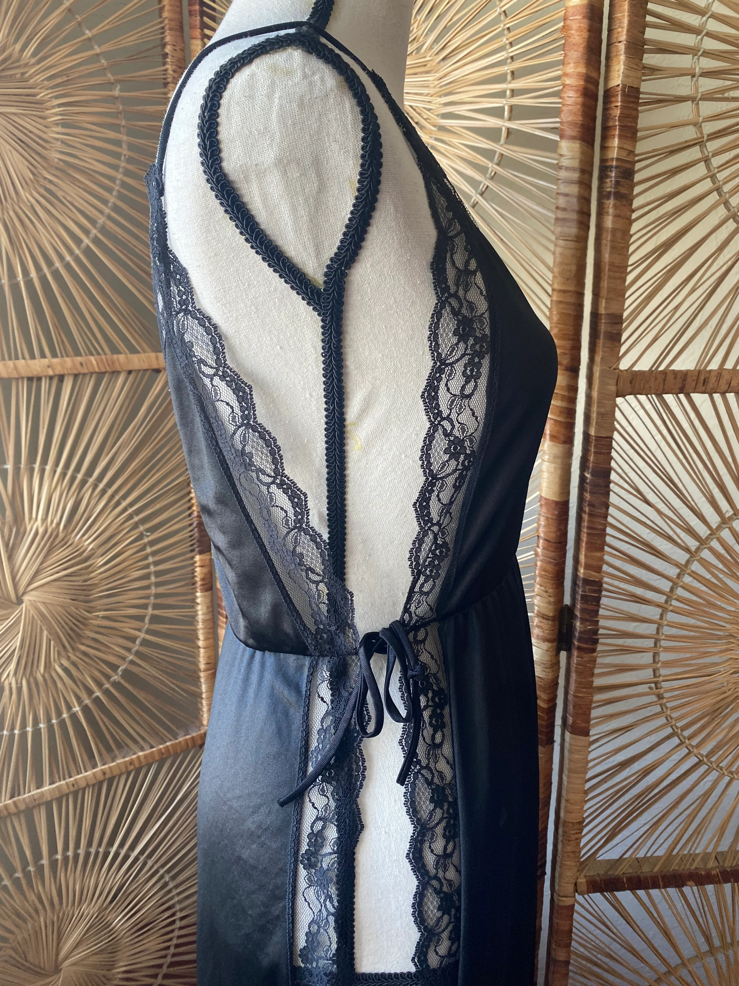 70s/80s Black Lace Nylon Lounge Dress With Open Sides By Sears - Image 4