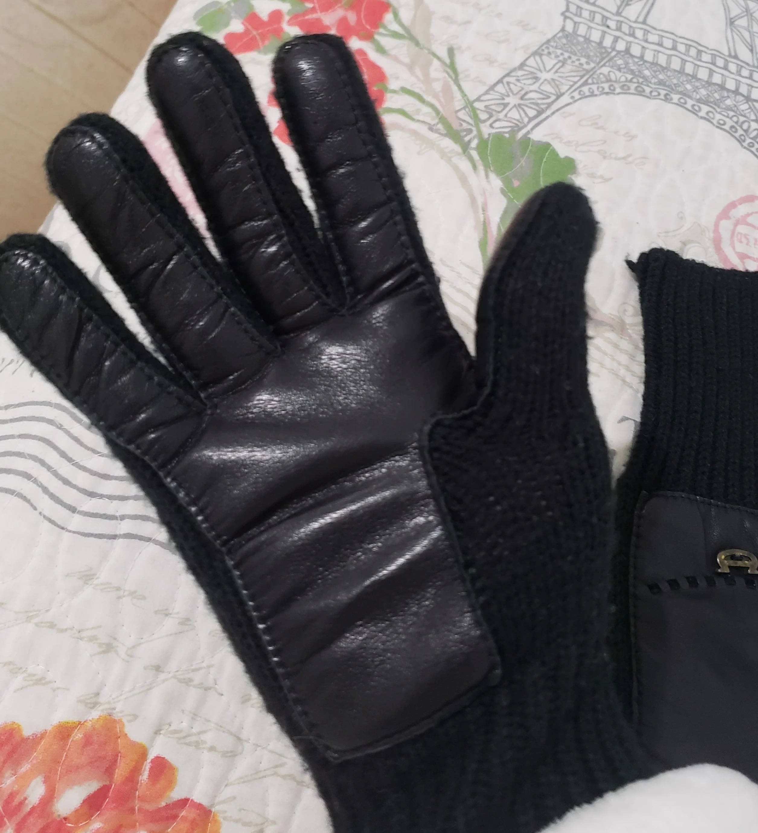 70s/80s Black Leather And Knit Designer Gloves By Aigner Etienne - Image 6
