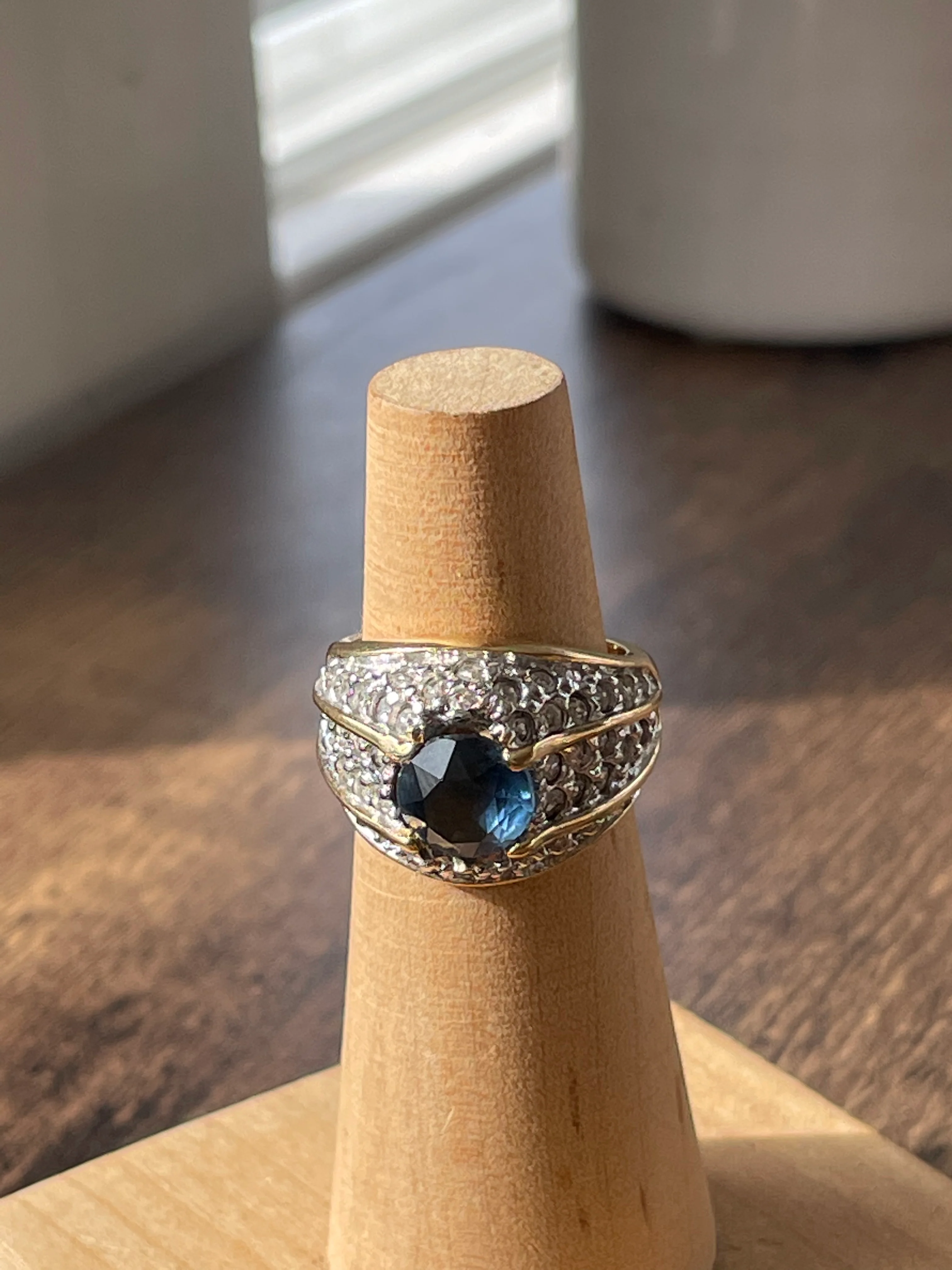 70s/80s Blue Sapphire And Cz Stone Cocktail Ring - Image 4