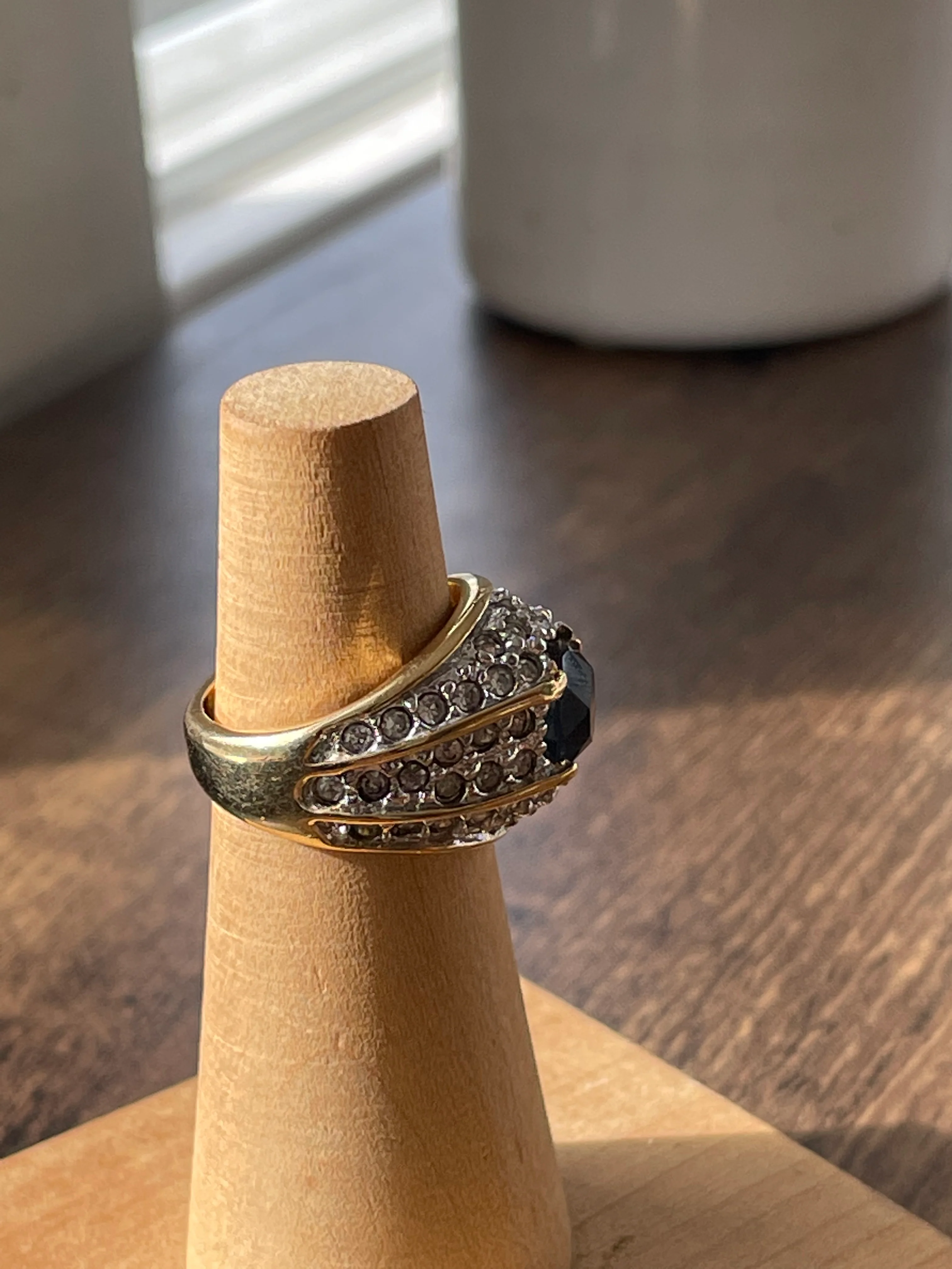 70s/80s Blue Sapphire And Cz Stone Cocktail Ring - Image 9