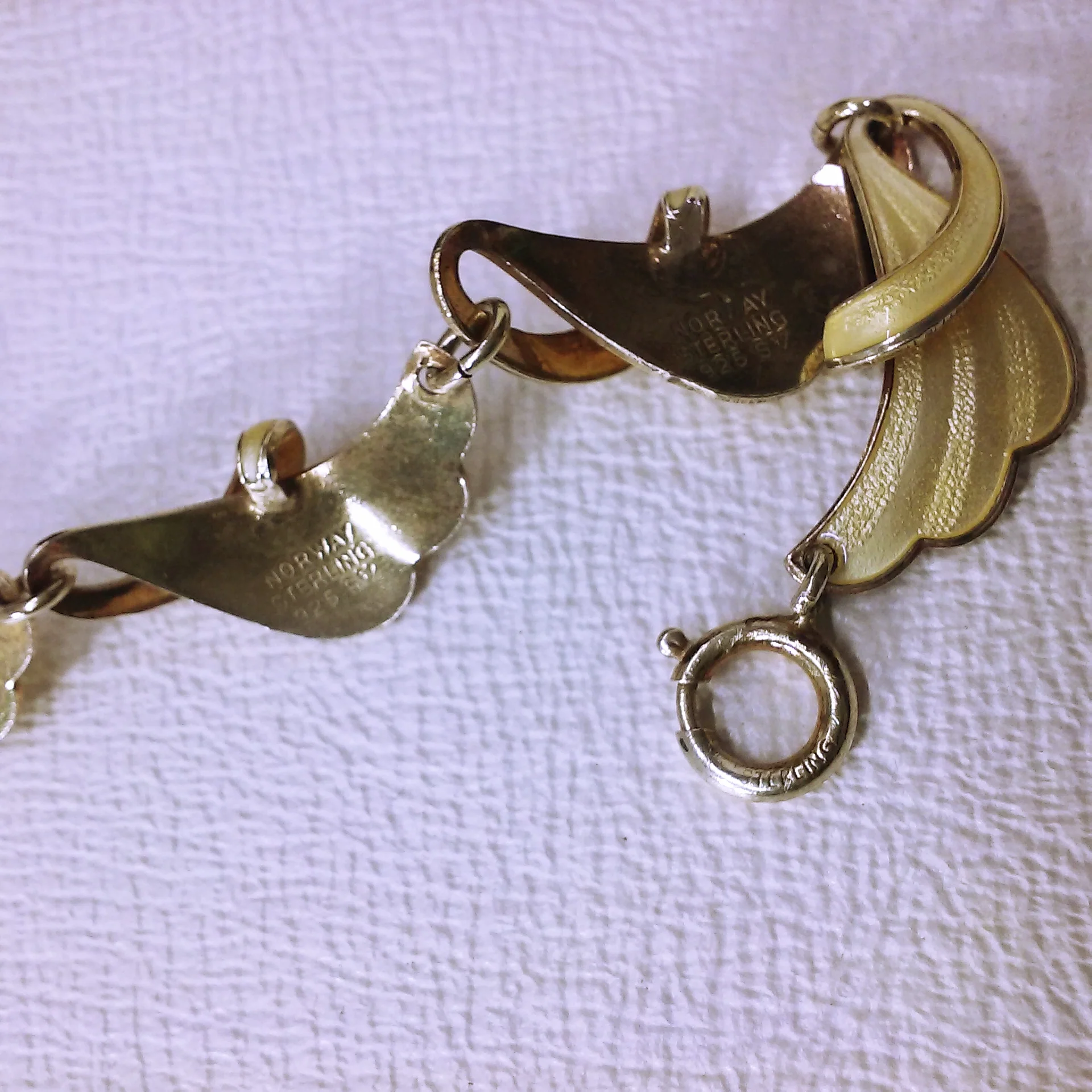 70s/80s Bright Yellow Nouveau Scallop Wave Silver Choker By Norway Sterling Finn Jensen - Image 9