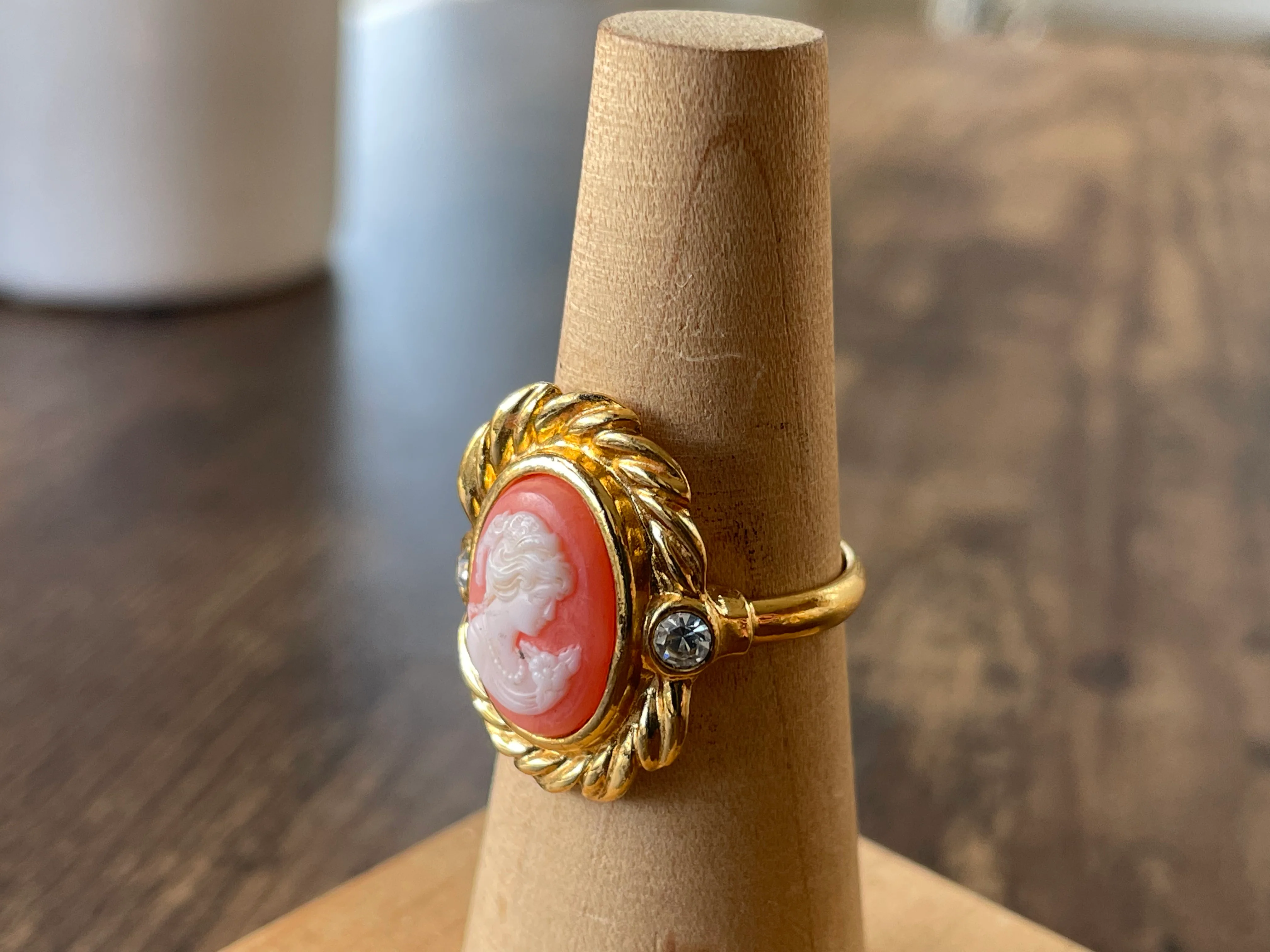 70s/80s Cameo Cocktail Ring By Avon - Image 9
