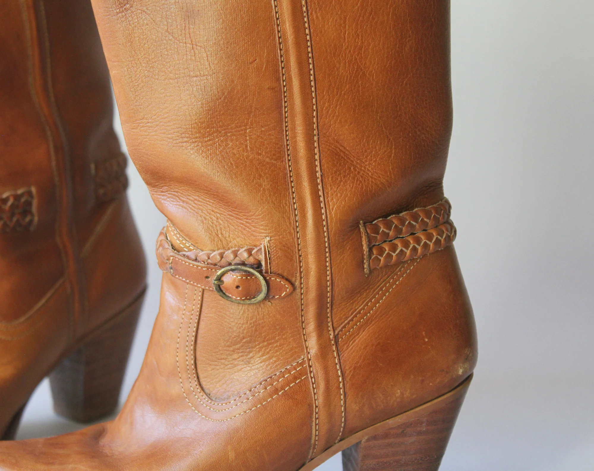 70s/80s Caramel Leather Western Boots With Braided Trim - Image 5