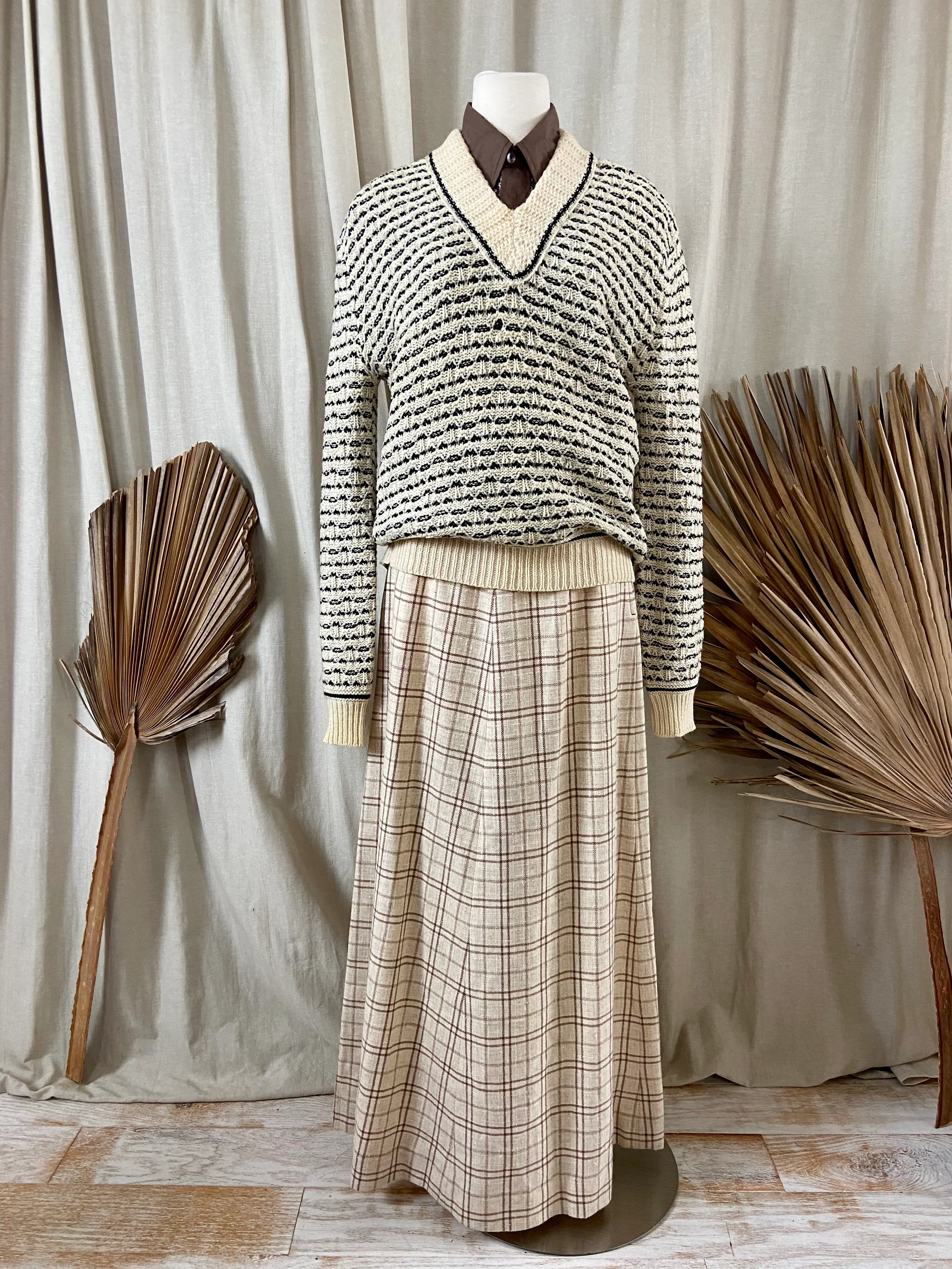 70s/80s Cream V-neck Contrast Trim Pullover Knit Sweater - Image 3